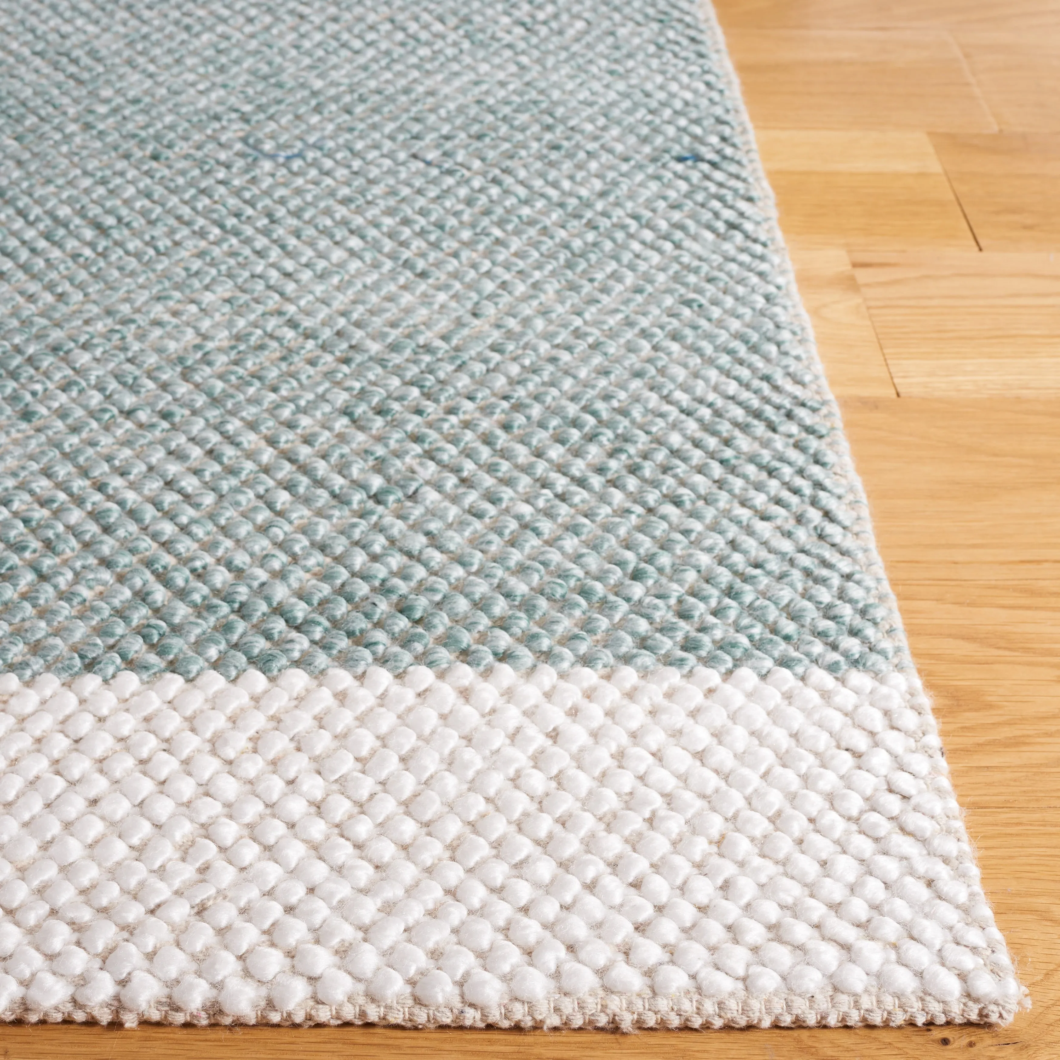 SAFAVIEH Handmade Natura Vroni Transitional Wool Rug