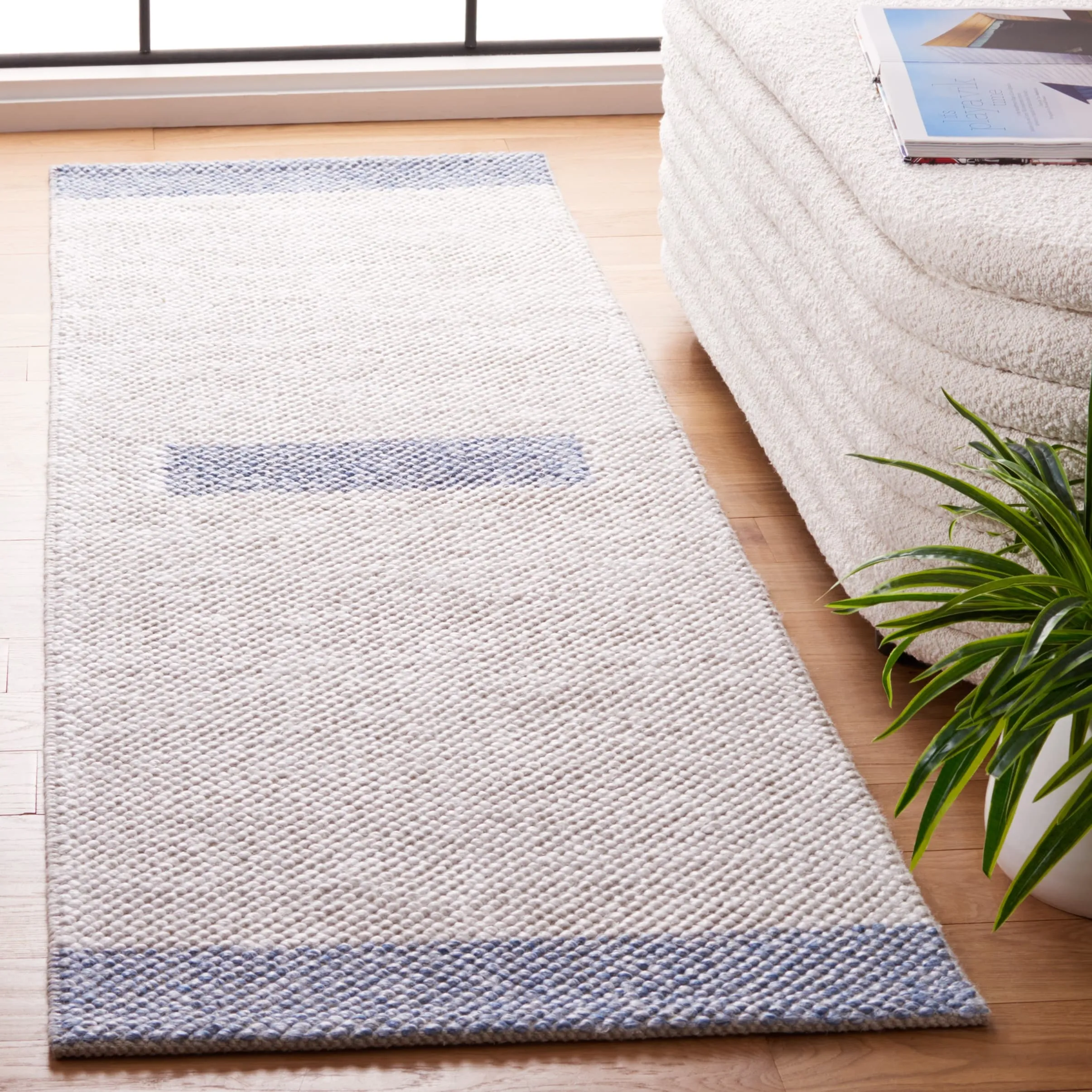 SAFAVIEH Handmade Natura Vroni Transitional Wool Rug