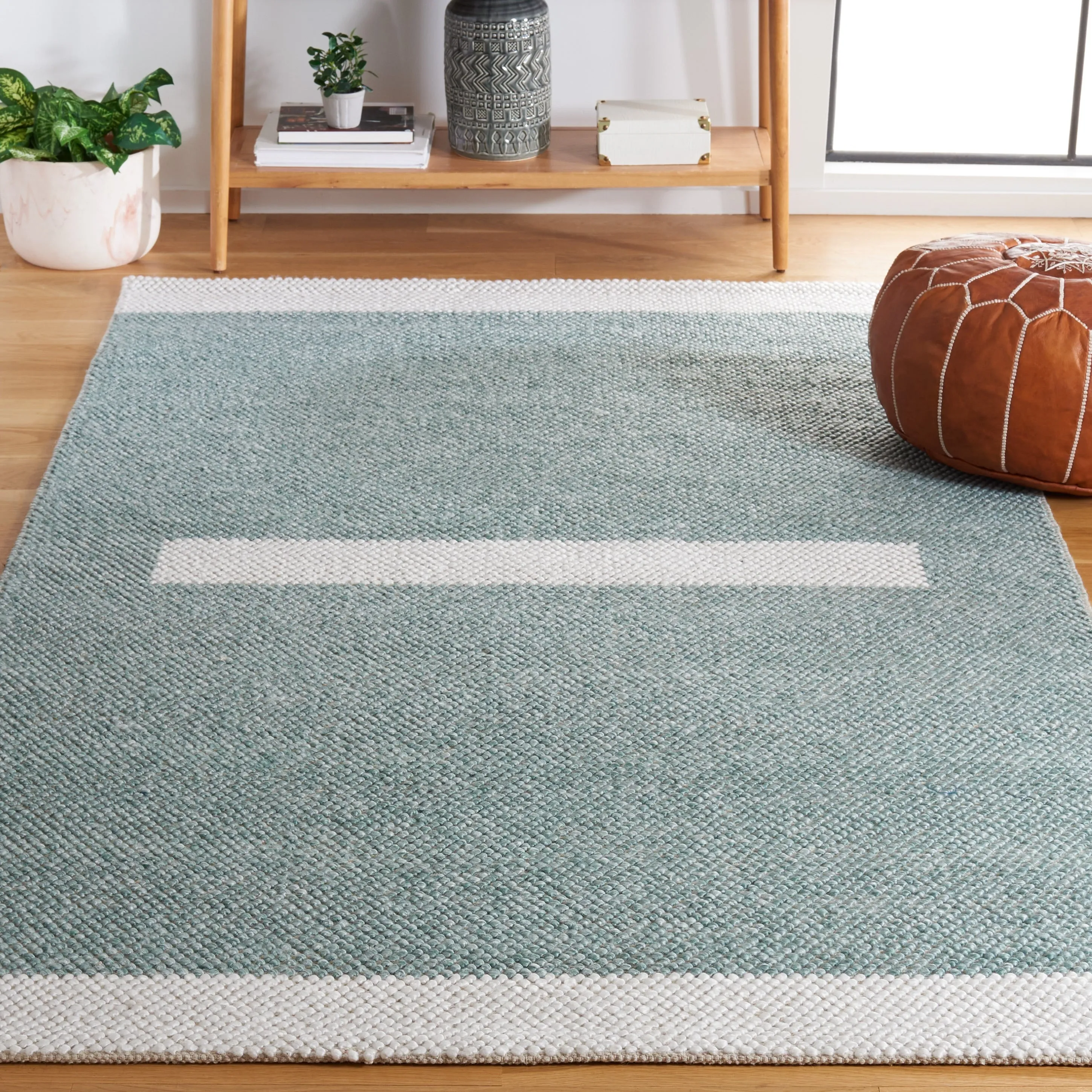 SAFAVIEH Handmade Natura Vroni Transitional Wool Rug