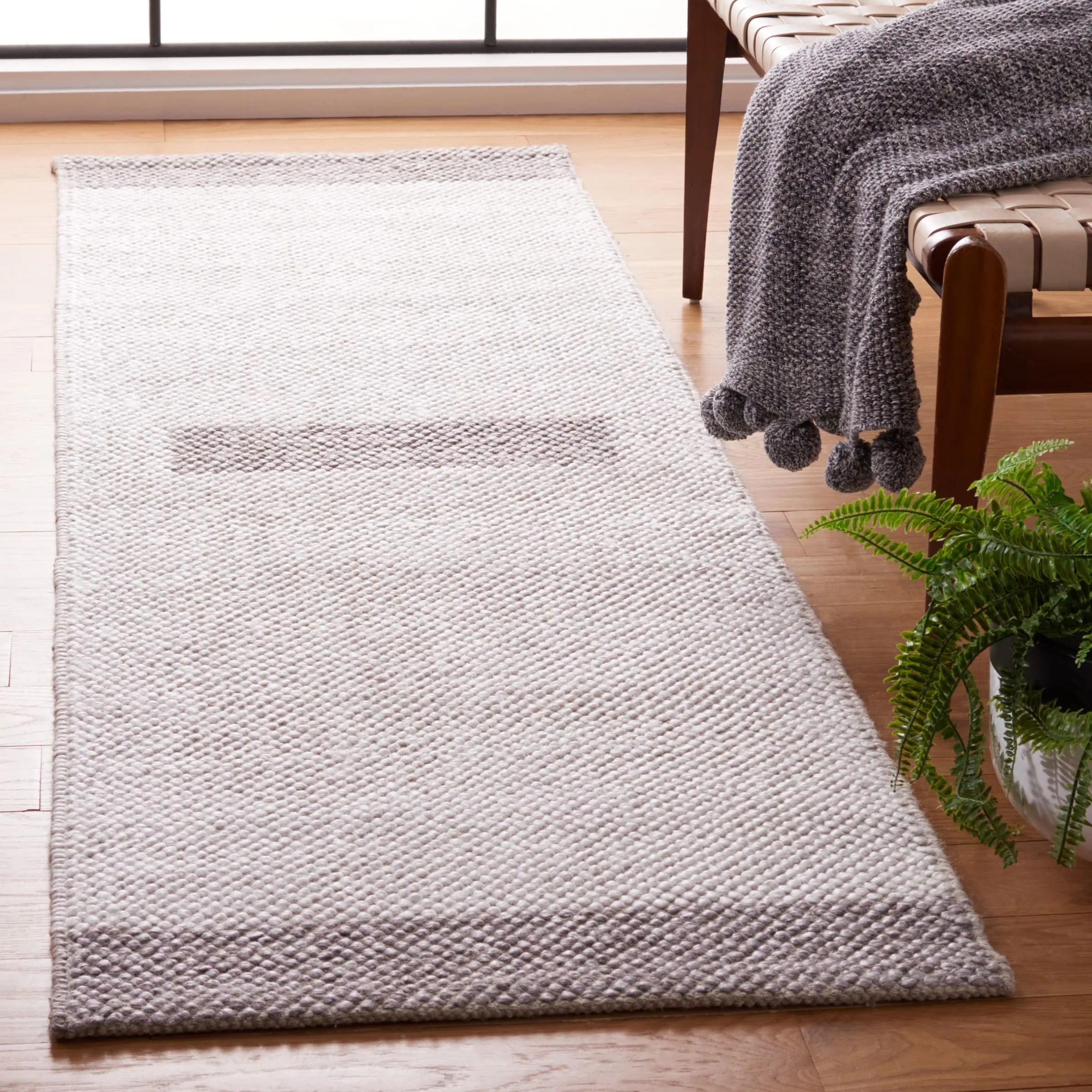 SAFAVIEH Handmade Natura Vroni Transitional Wool Rug