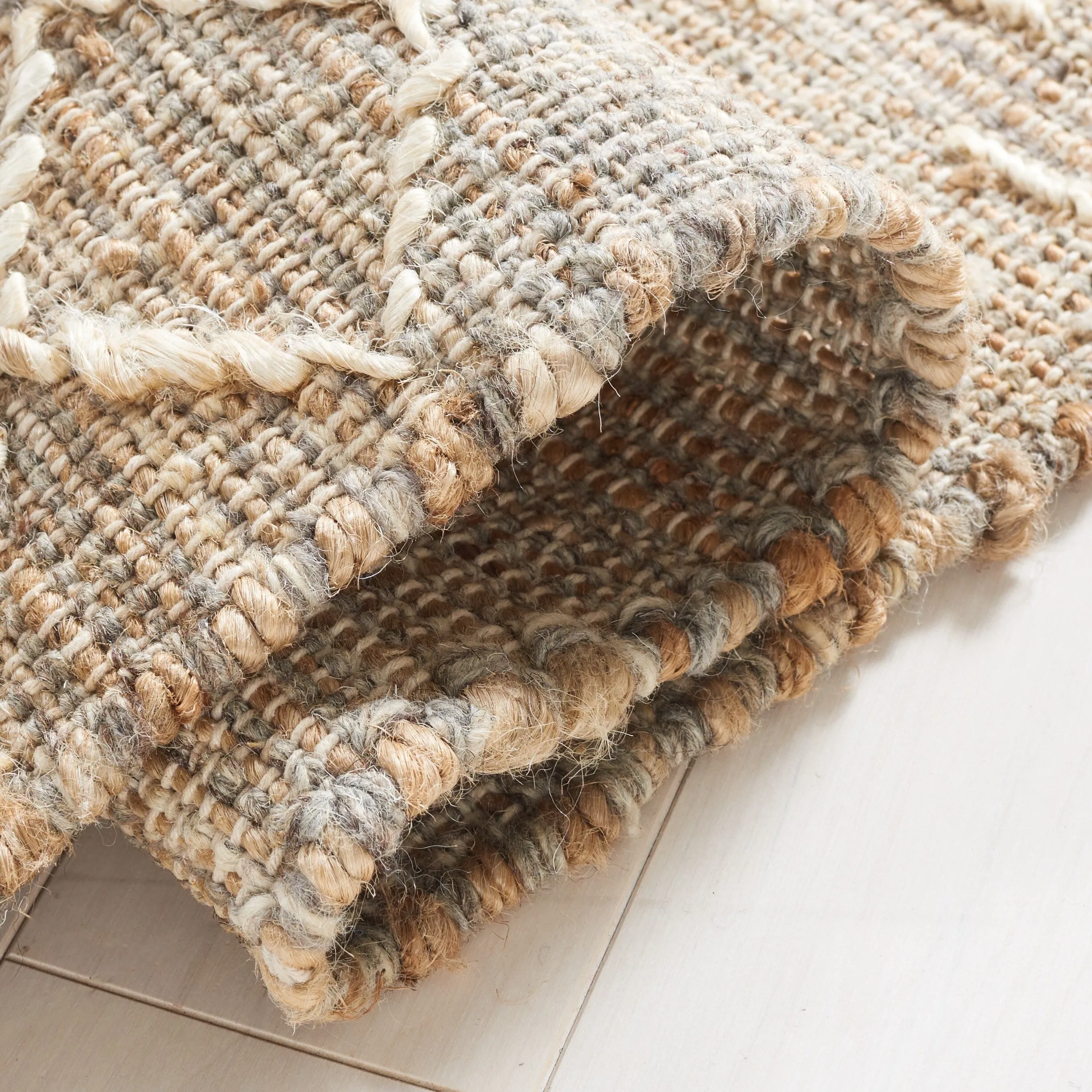 SAFAVIEH Handmade Natural Fiber Sneh-Lata Boho Jute Fringe Rug