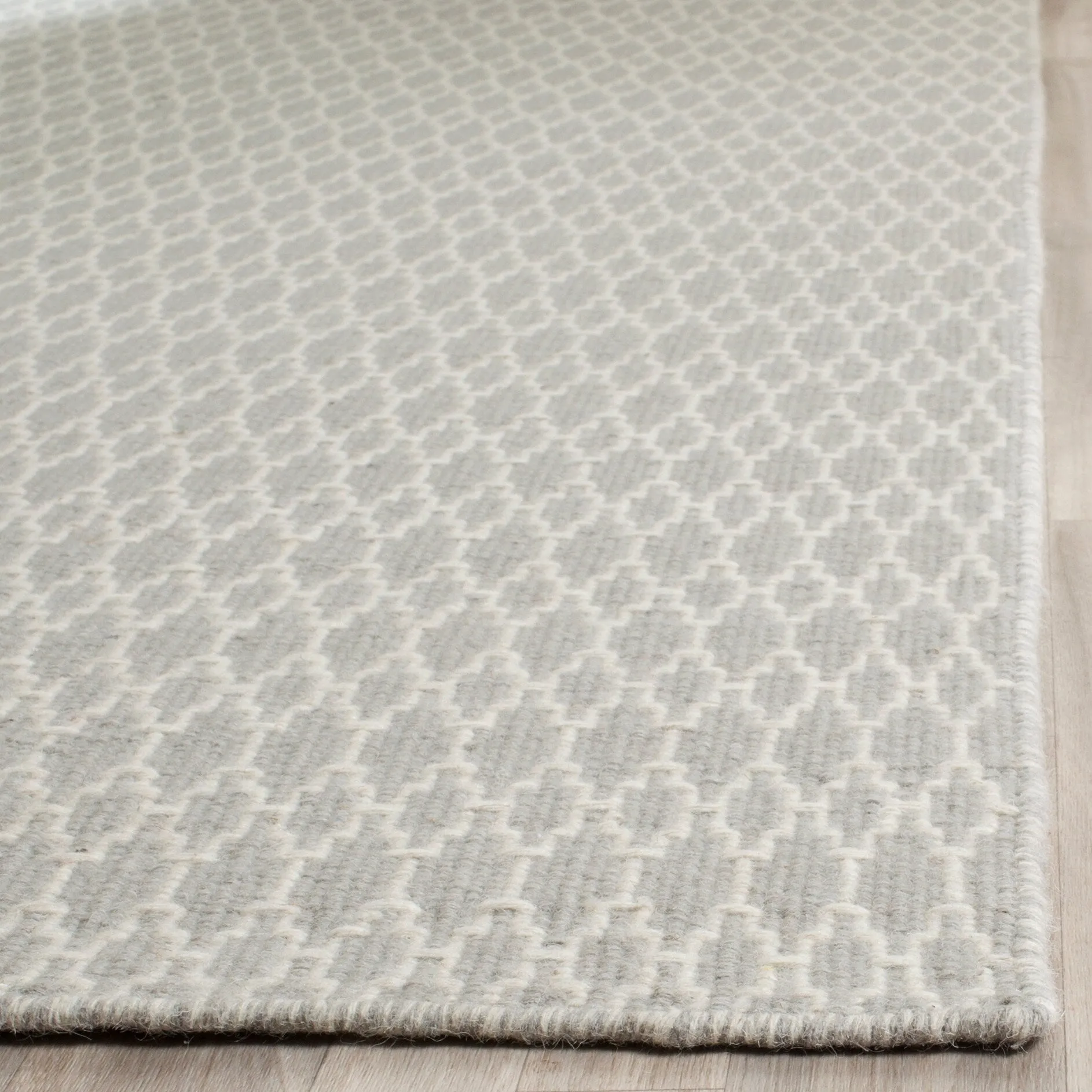 SAFAVIEH Handmade Oasis Pieternel Casual Wool Rug