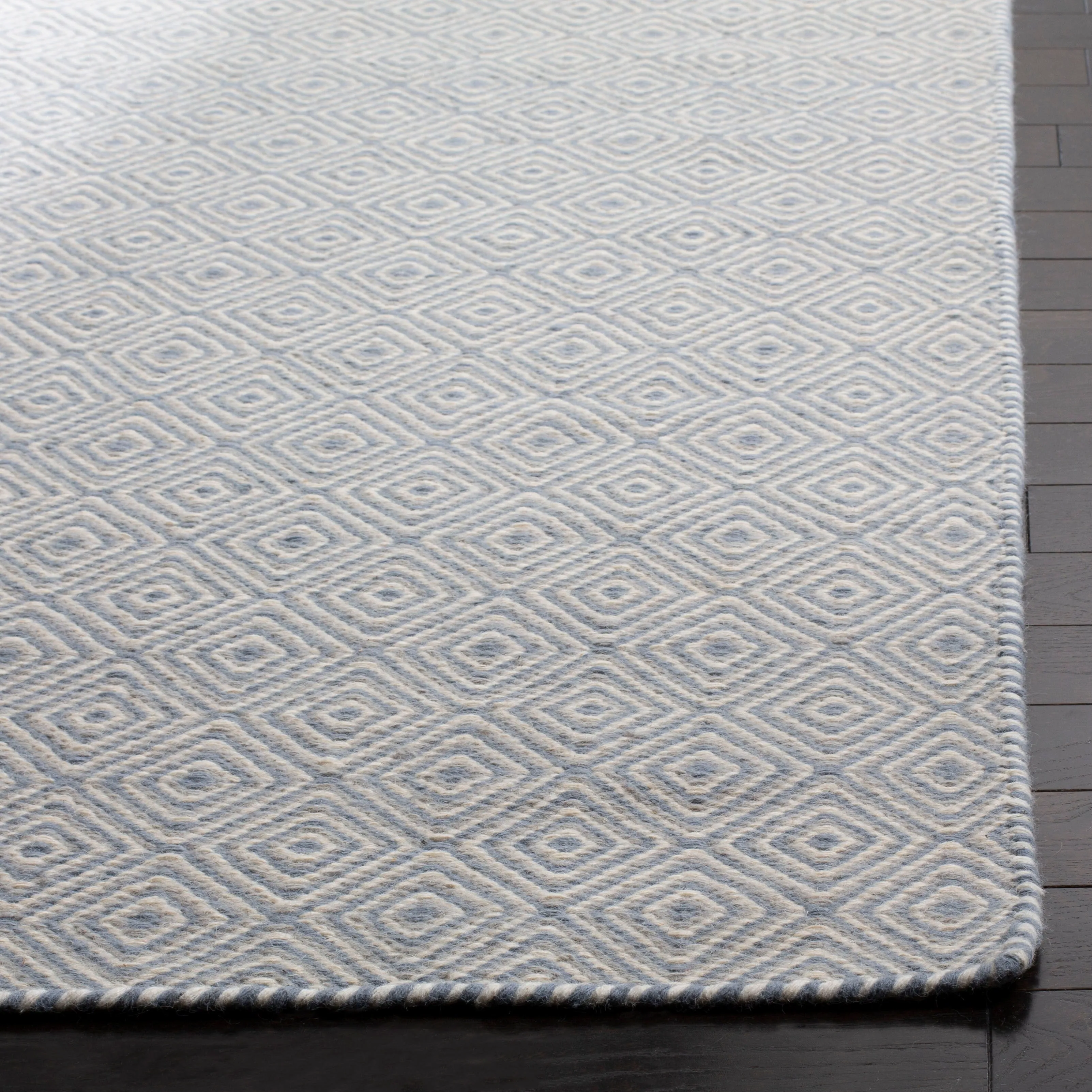 SAFAVIEH Handmade Oasis Vaira Casual Wool Rug