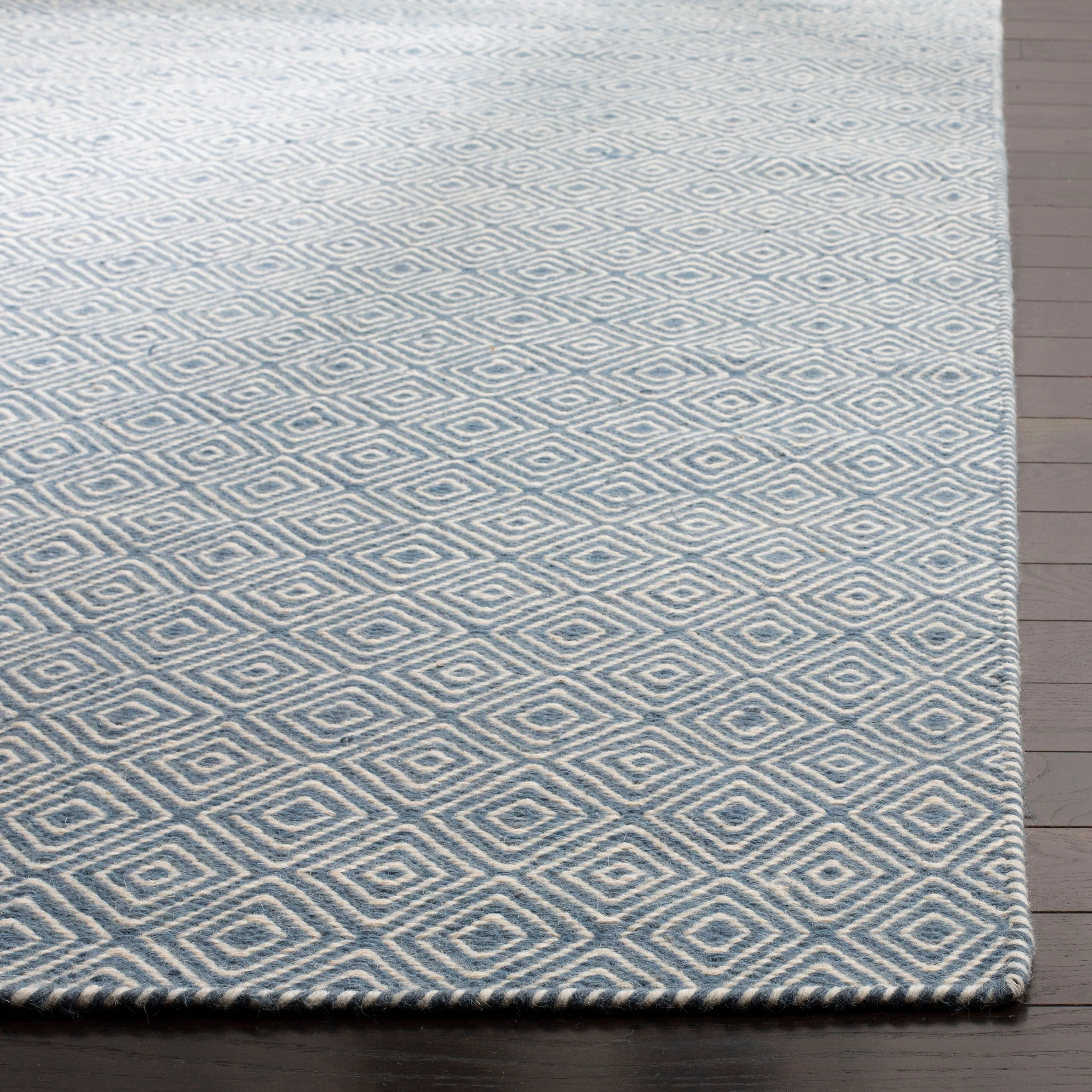 SAFAVIEH Handmade Oasis Vaira Casual Wool Rug