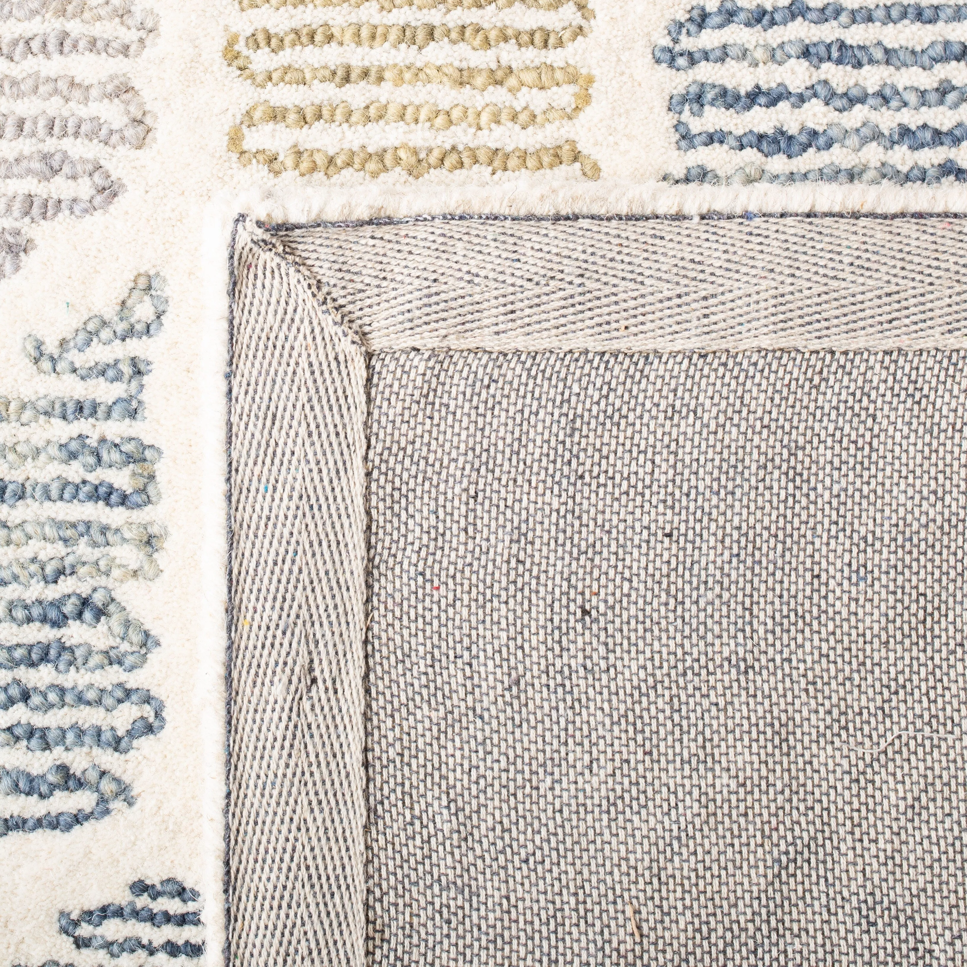 SAFAVIEH Handmade Precious Amara Wool Rug