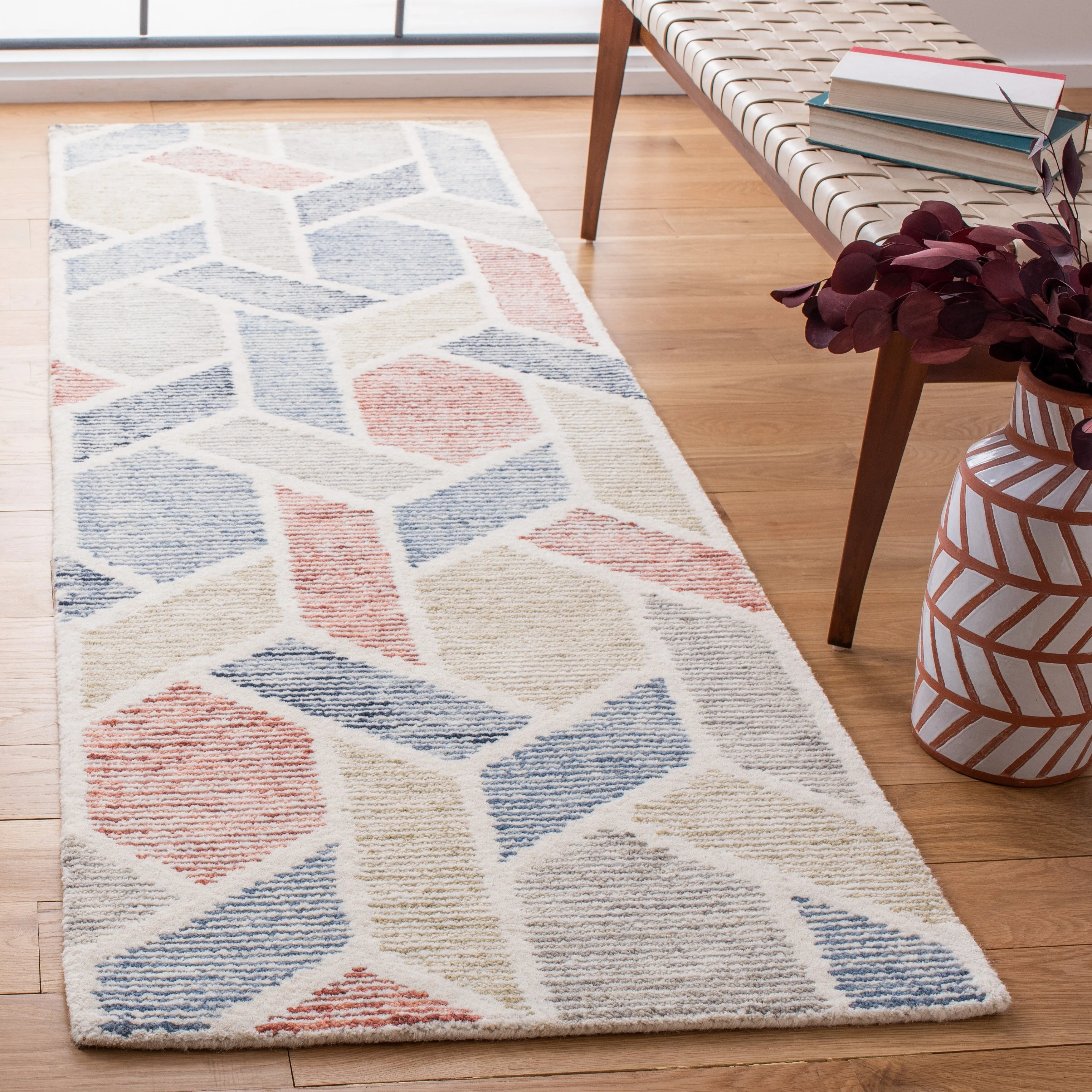 SAFAVIEH Handmade Precious Amara Wool Rug