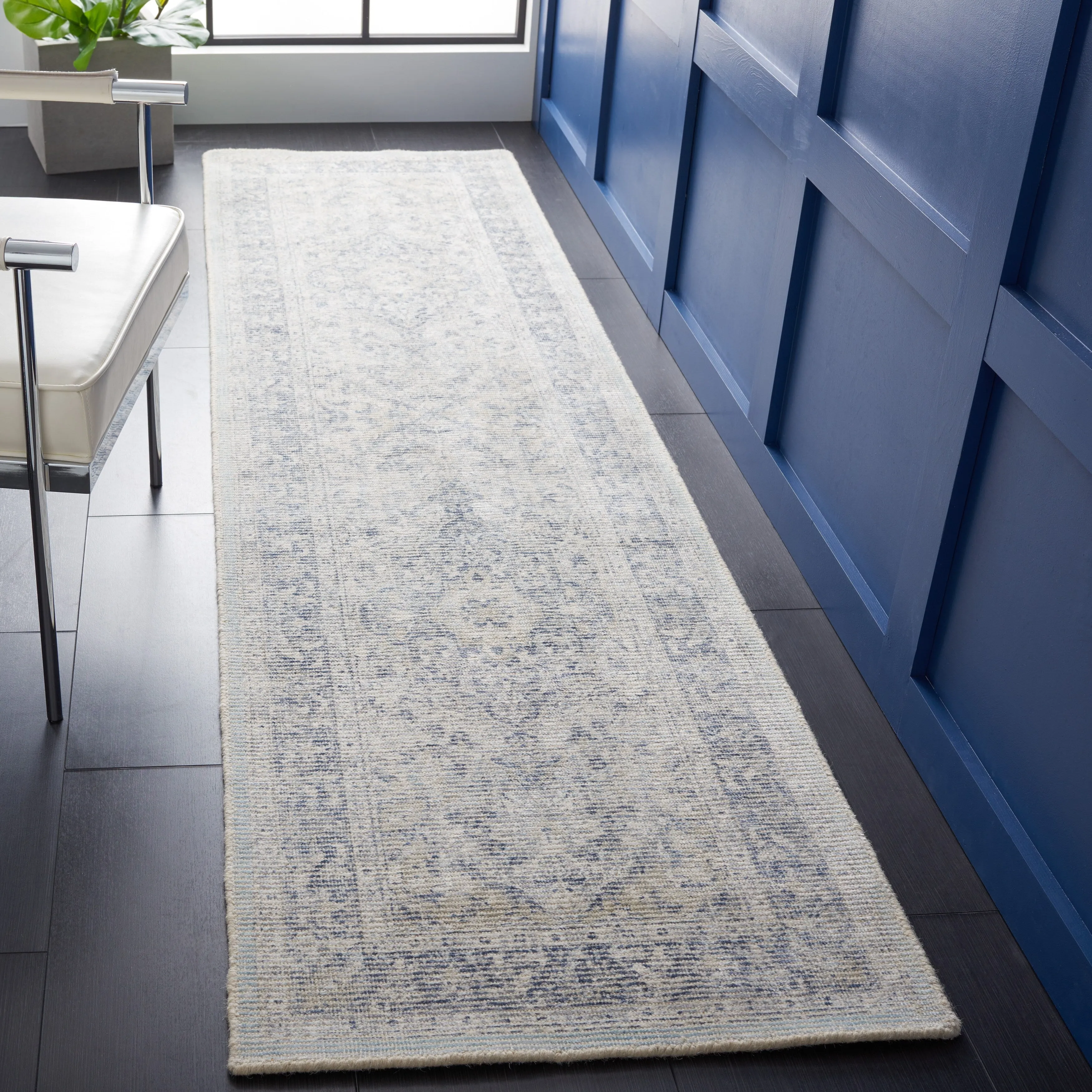 SAFAVIEH Handmade Restoration Vintage Katsuji Wool & Viscose Rug