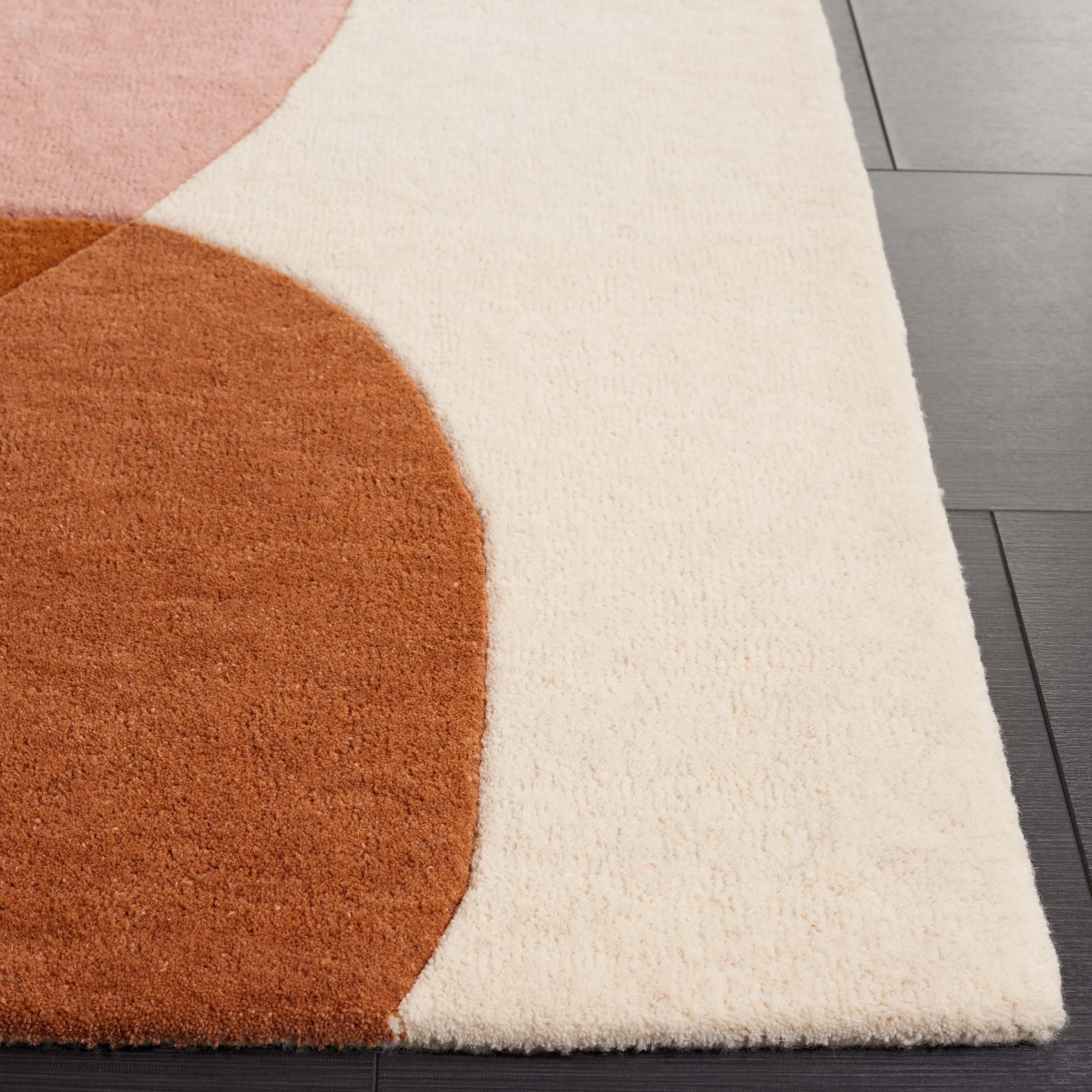 SAFAVIEH Handmade Rodeo Drive Kyara Mid-Century Modern Wool Rug