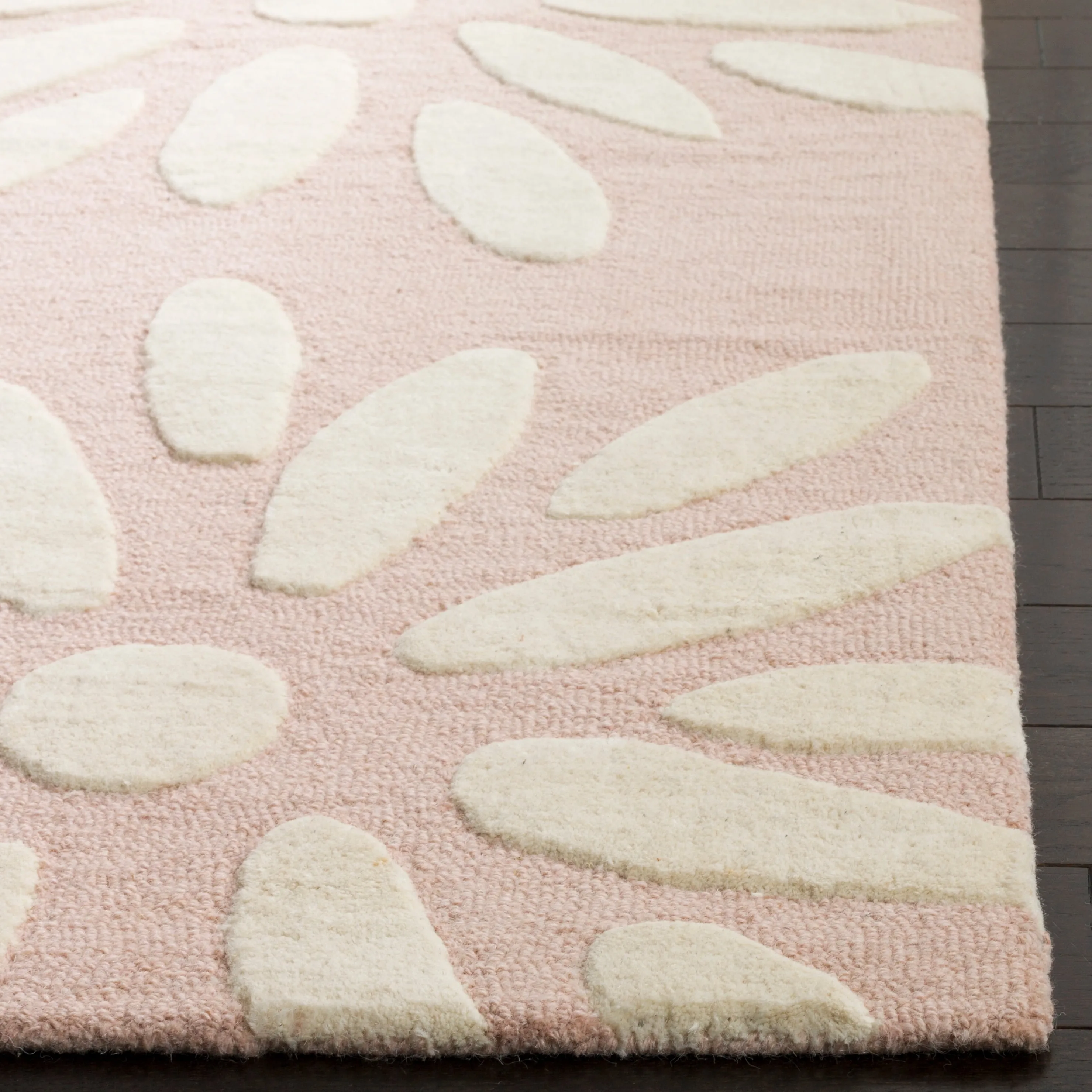 SAFAVIEH Handmade SAFAVIEH Coraima Fleurette & Tween Wool Rug