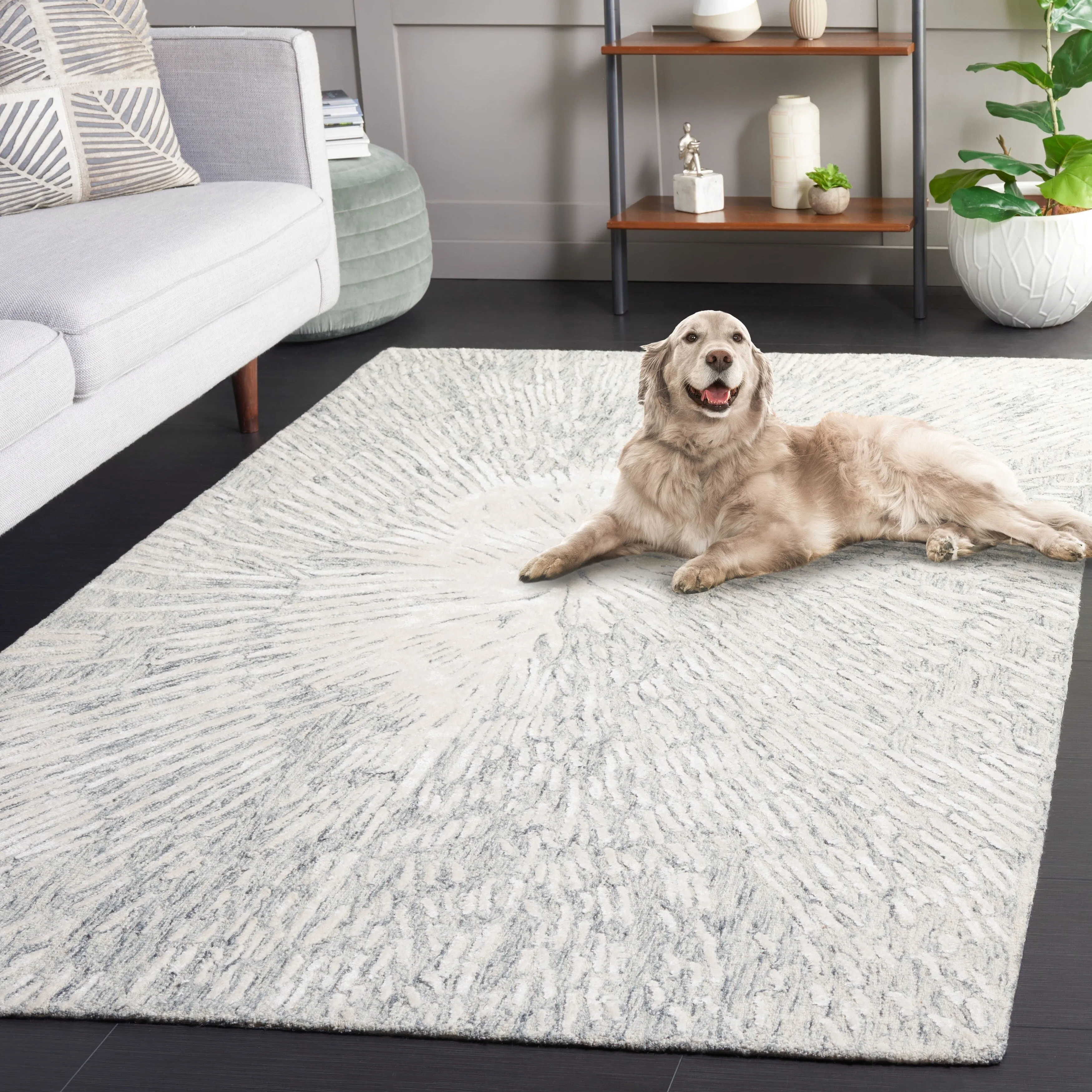 SAFAVIEH Handmade Soho Chanelle Modern Abstract Wool Rug