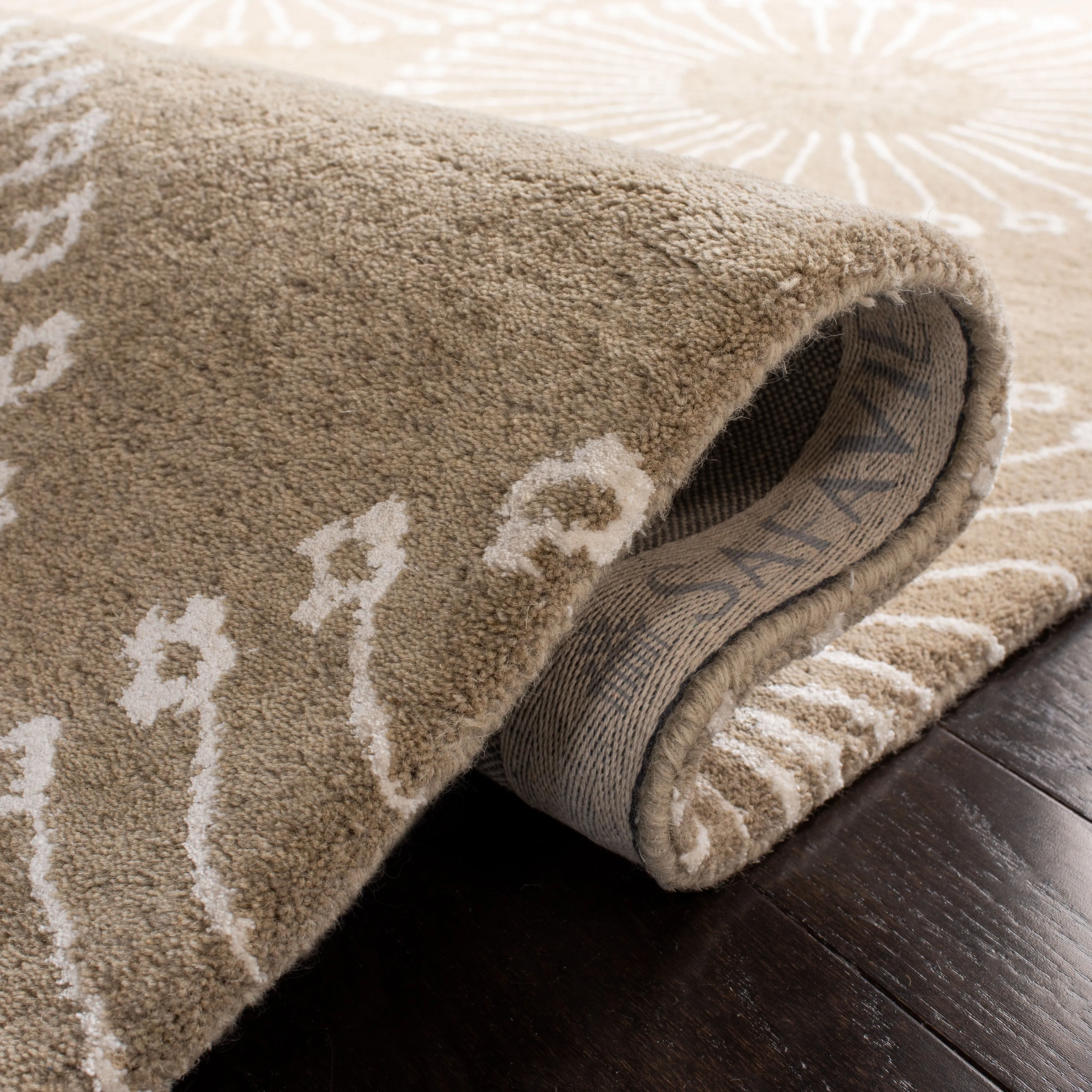 SAFAVIEH Handmade Soho Chimere Dandelion Pattern New Zealand Wool