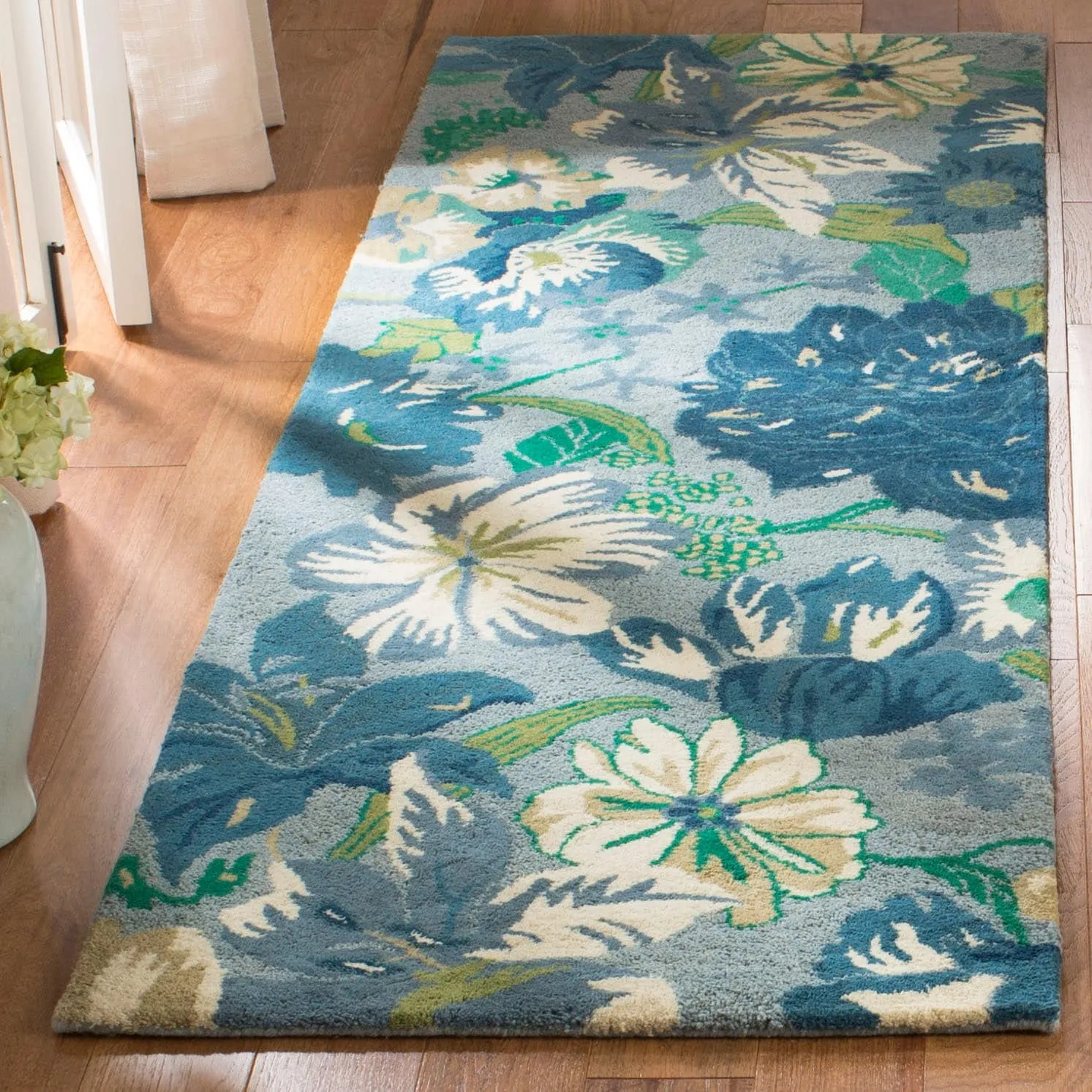 SAFAVIEH Handmade Soho Irmgard Floral N.Z. Wool Rug