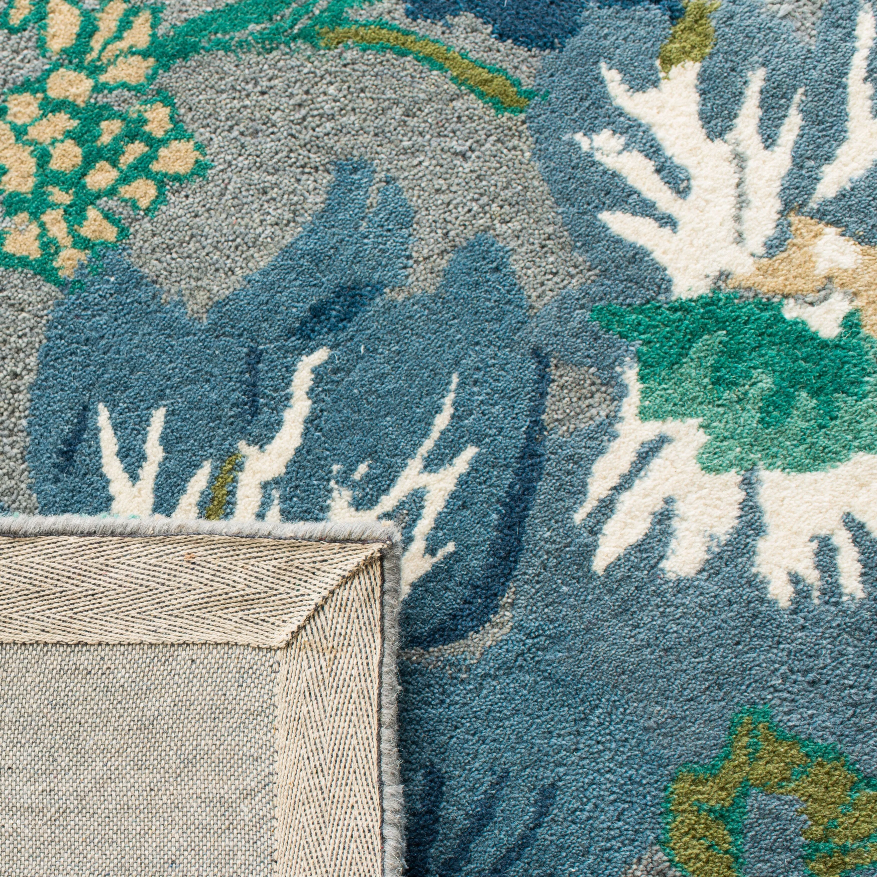 SAFAVIEH Handmade Soho Irmgard Floral N.Z. Wool Rug