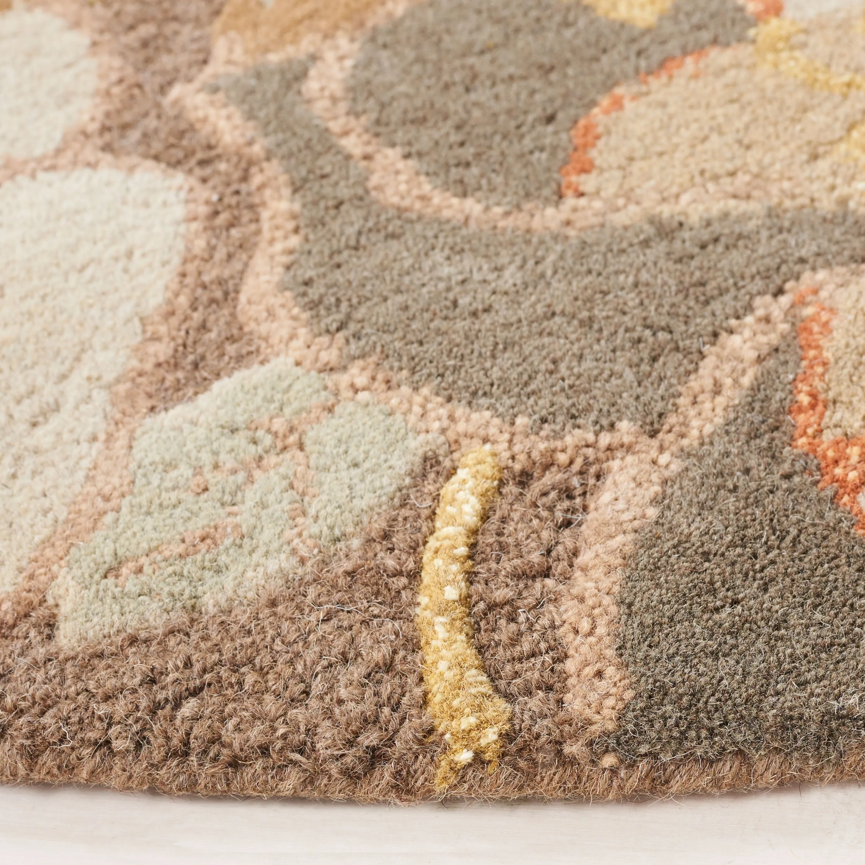 SAFAVIEH Handmade Soho Kaci Gardens N.Z. Wool Rug