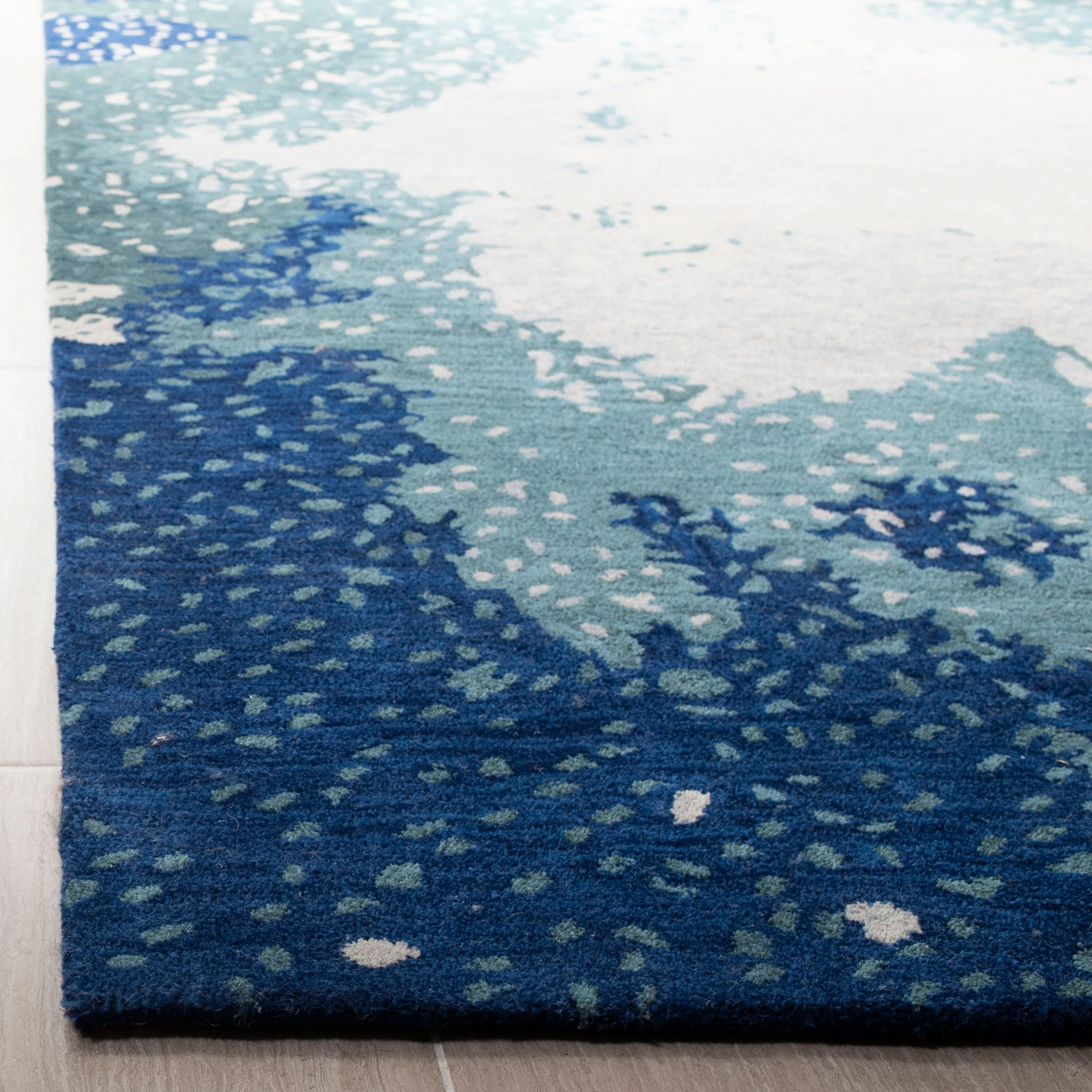 SAFAVIEH Handmade Soho Kayleigh Abstract N.Z. Wool Rug