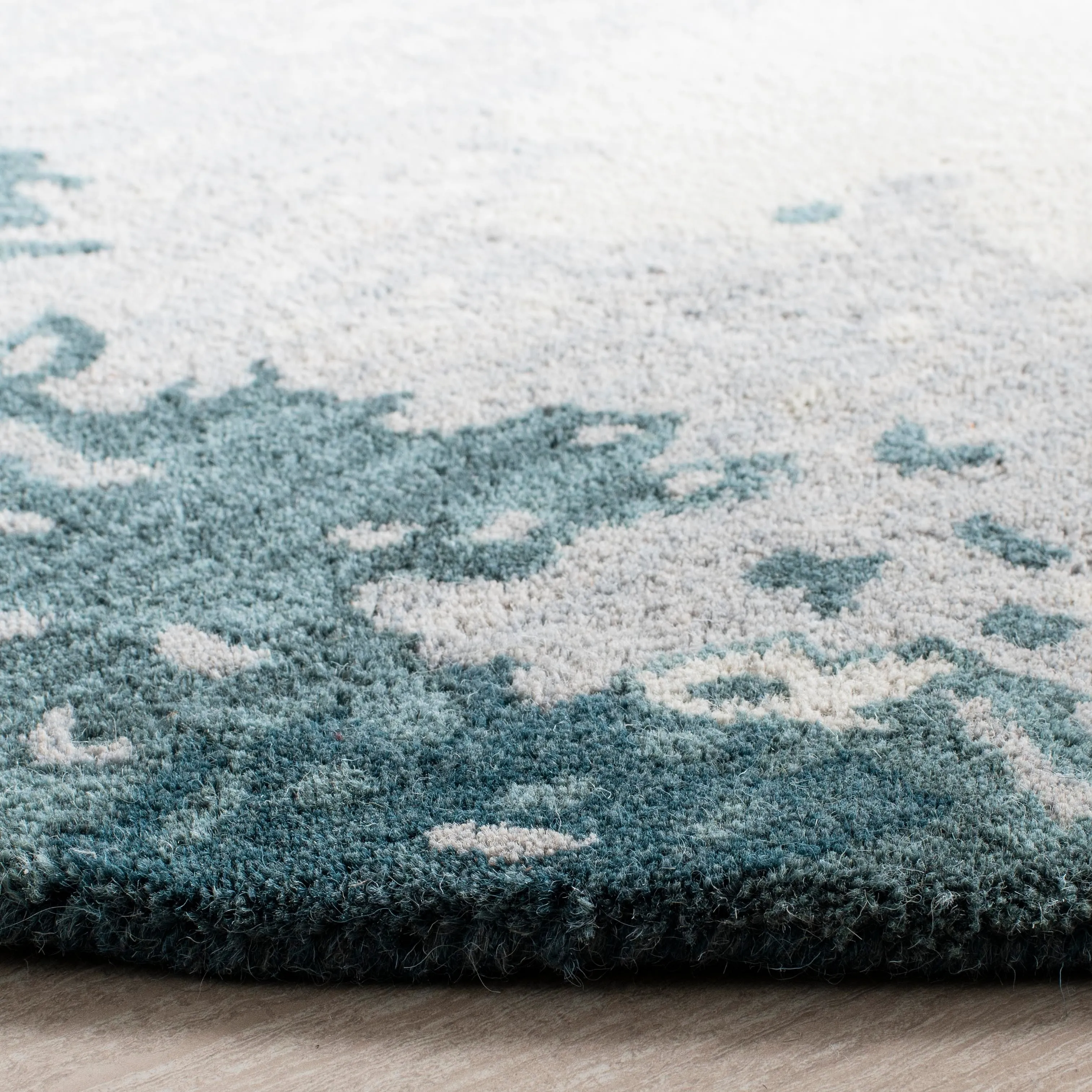 SAFAVIEH Handmade Soho Kayleigh Abstract N.Z. Wool Rug
