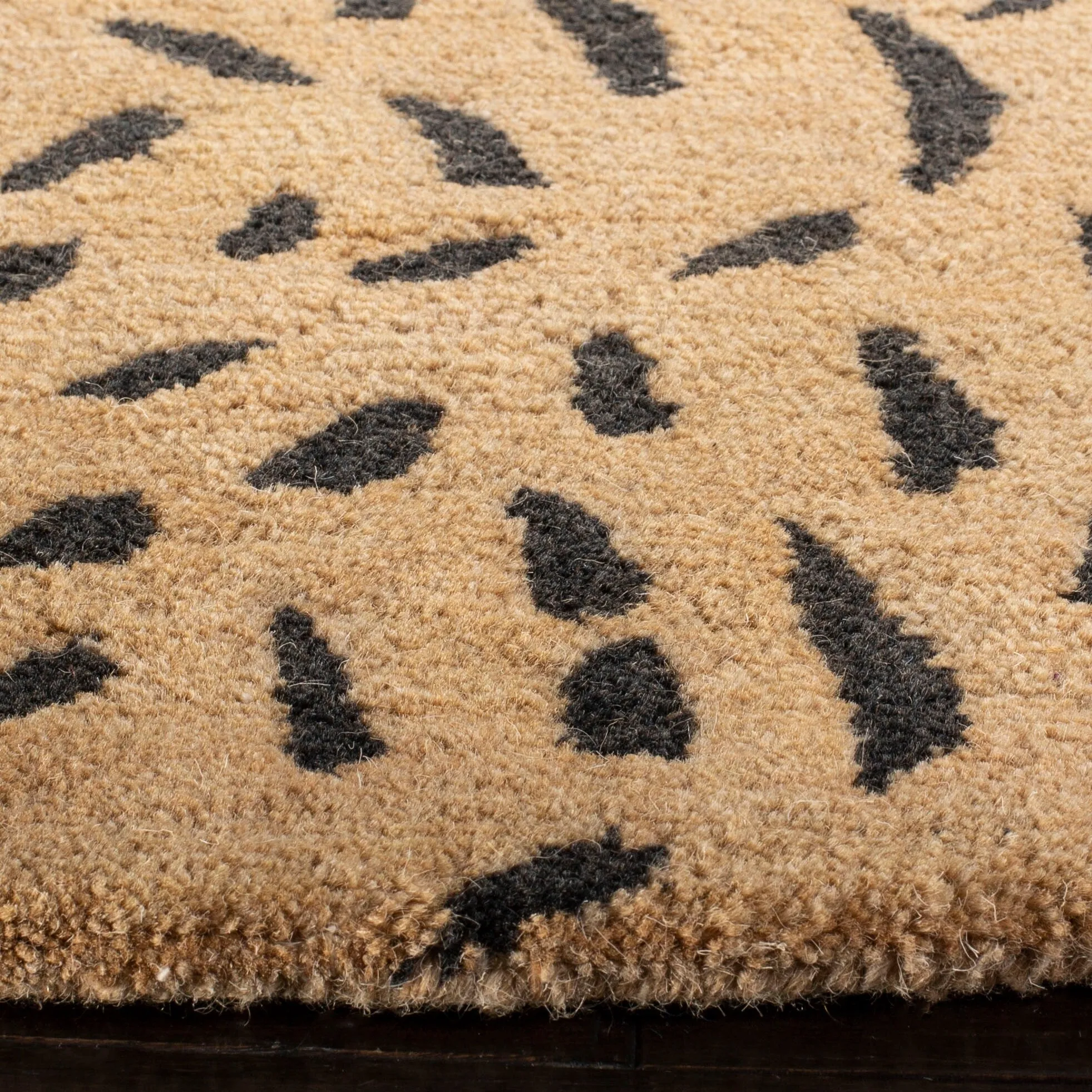 SAFAVIEH Handmade Soho Shenna Leopard N.Z. Wool Rug
