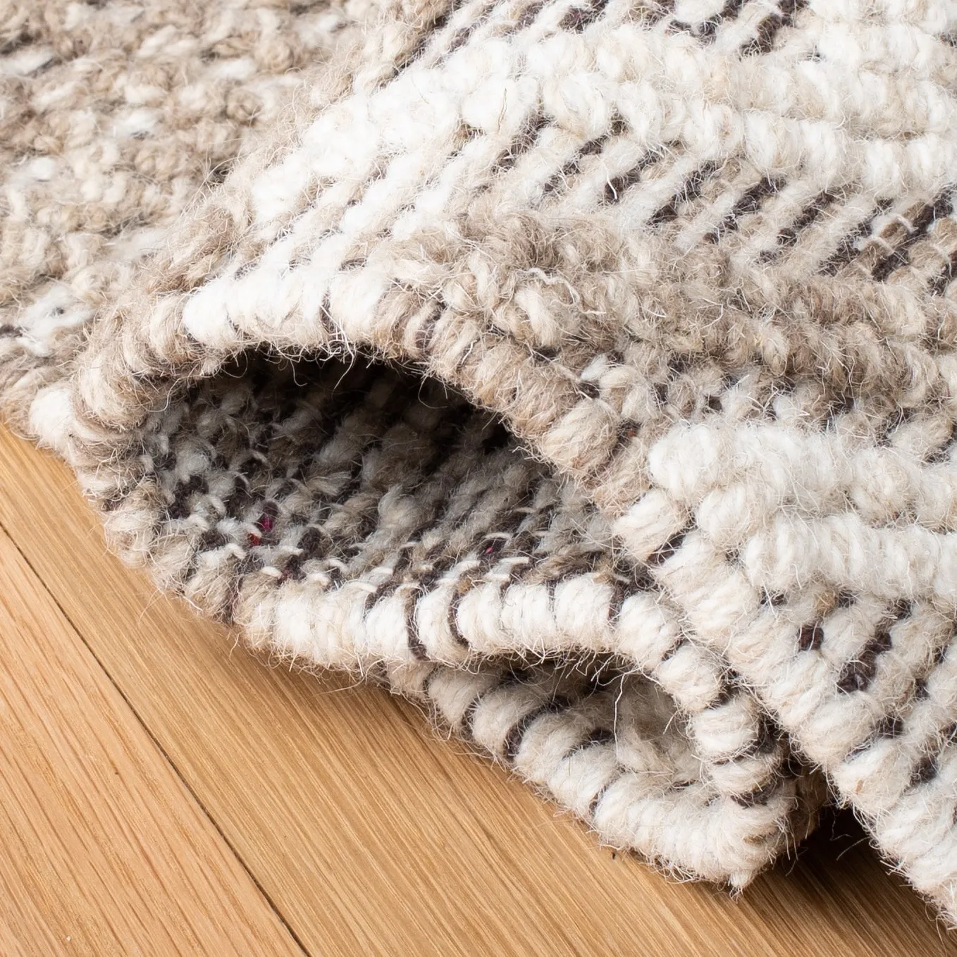 SAFAVIEH Handmade Vermont Christin Wool Rug