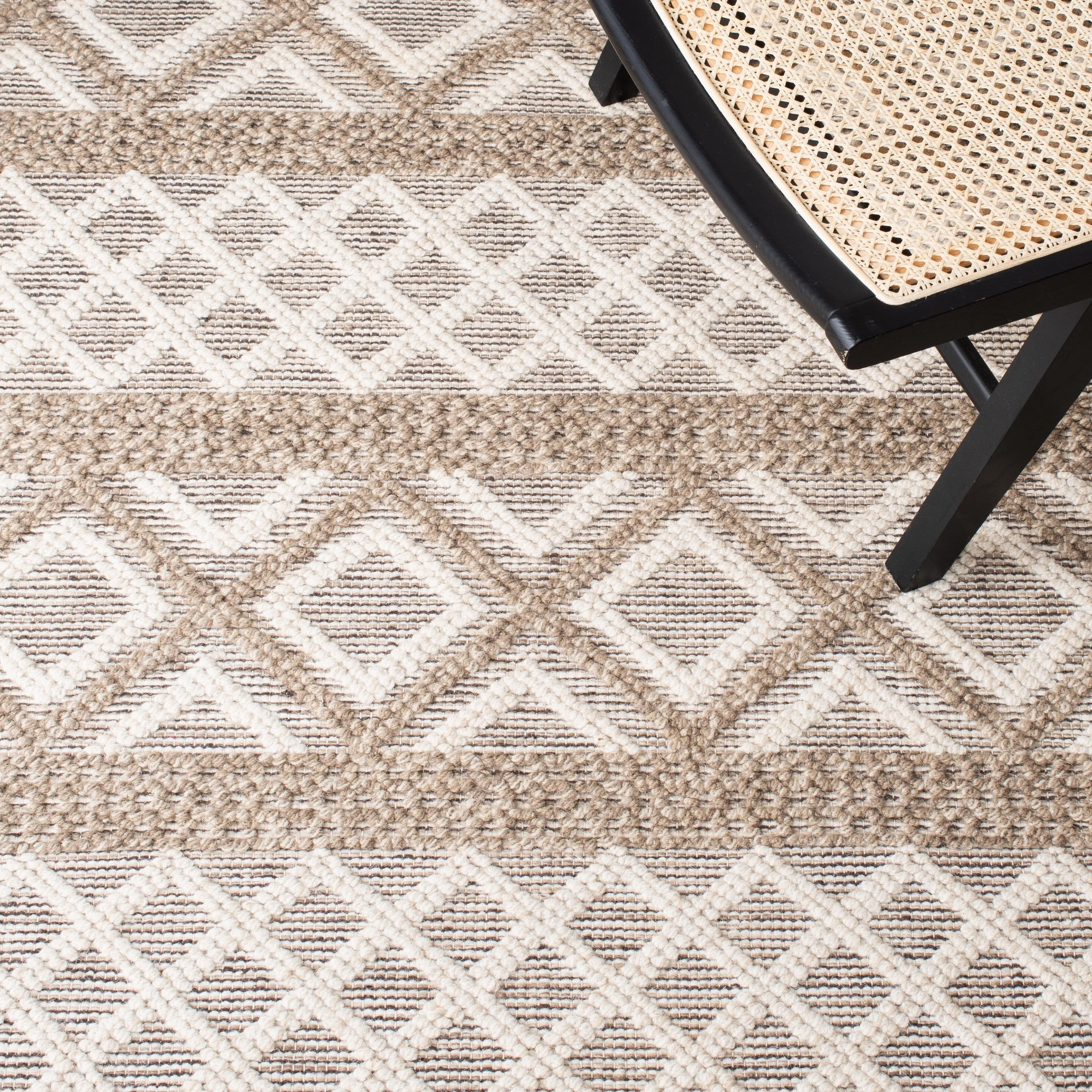 SAFAVIEH Handmade Vermont Christin Wool Rug