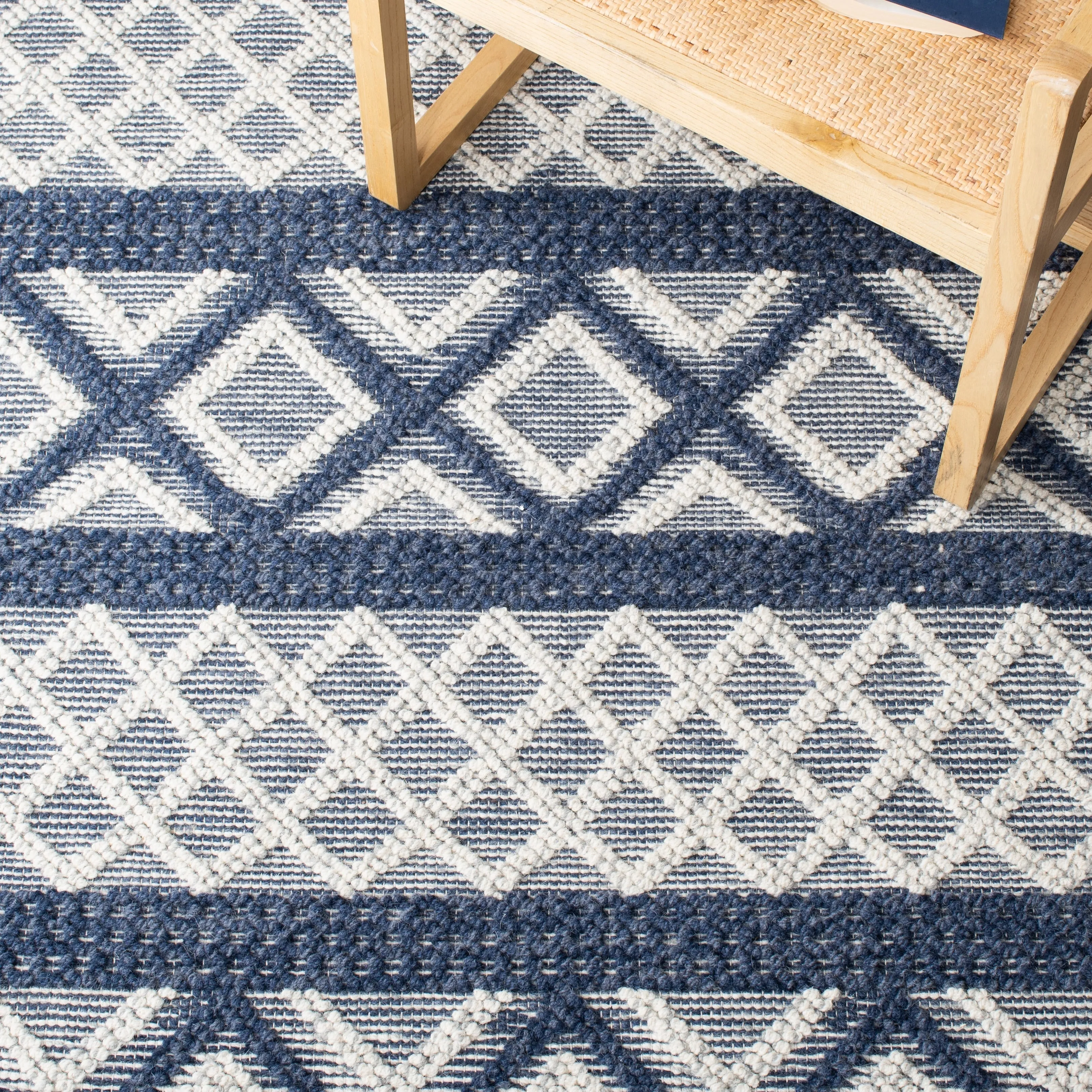 SAFAVIEH Handmade Vermont Christin Wool Rug