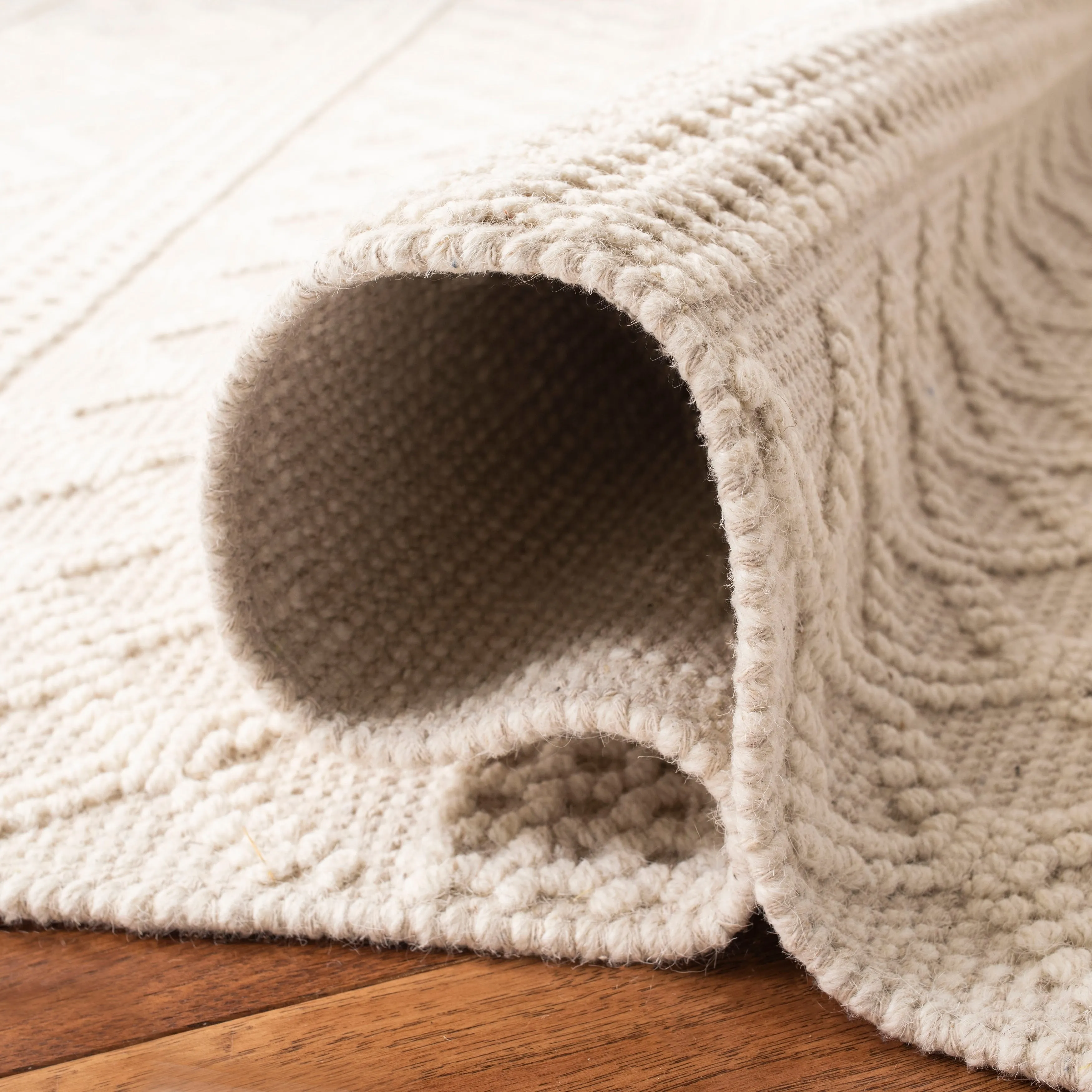 SAFAVIEH Handmade Vermont Christin Wool Rug
