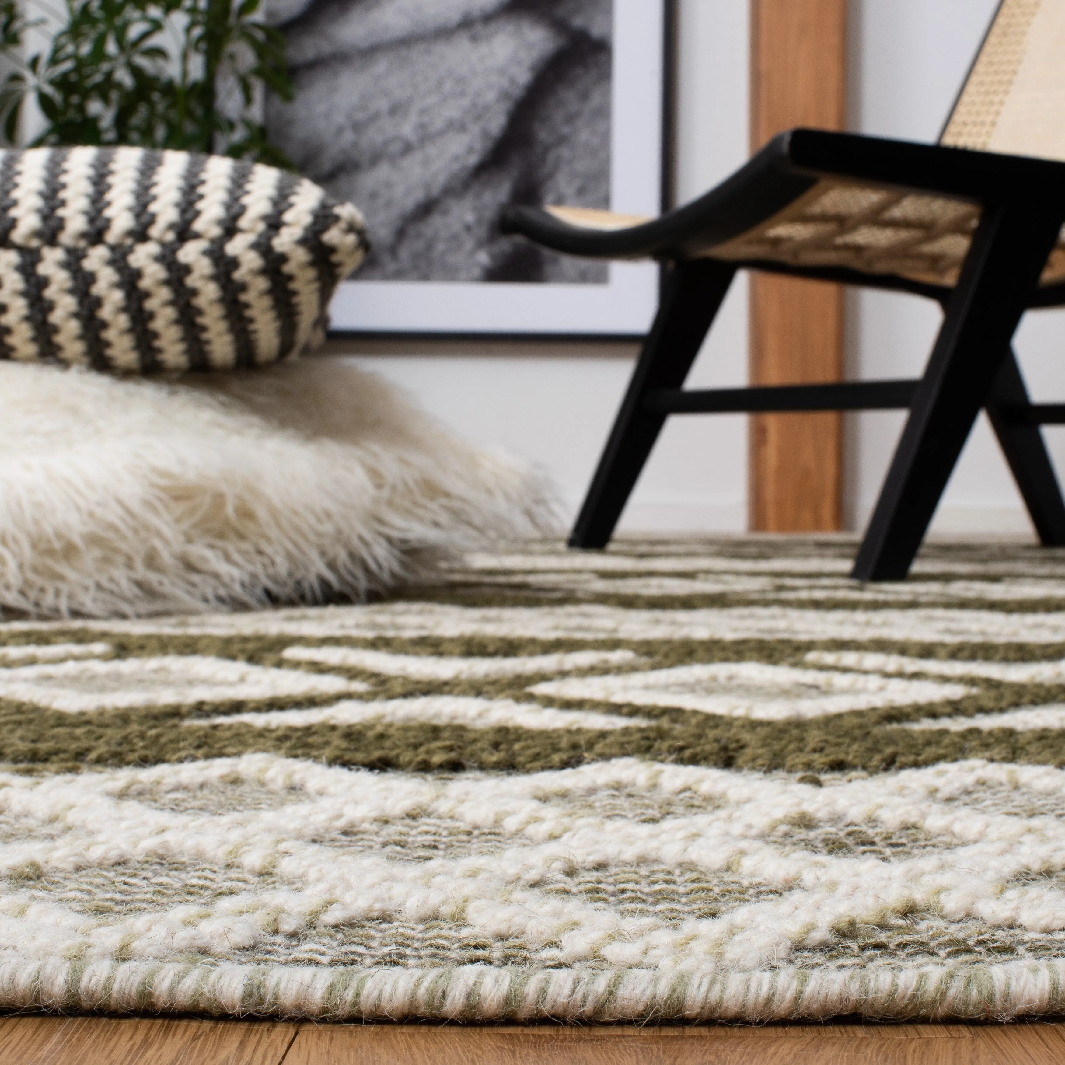 SAFAVIEH Handmade Vermont Christin Wool Rug