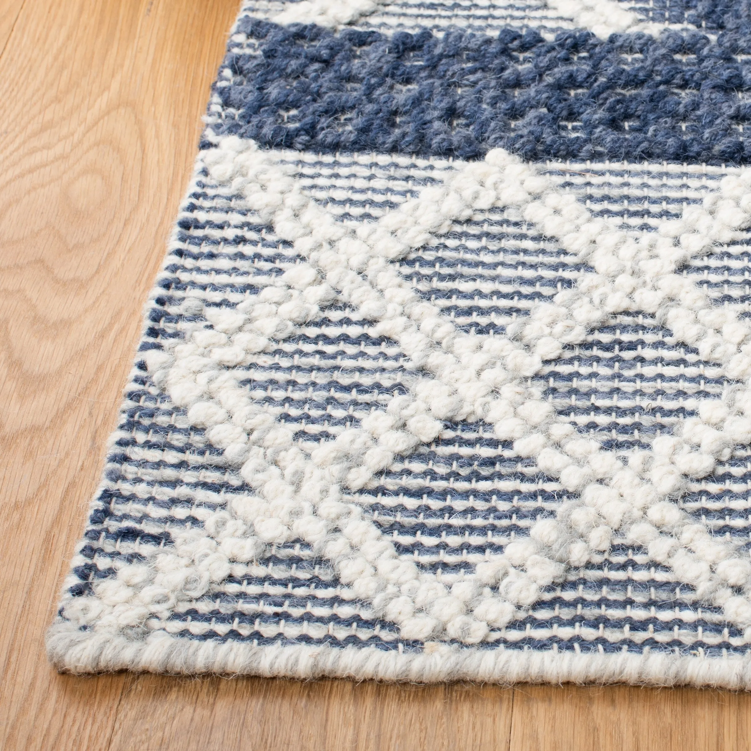 SAFAVIEH Handmade Vermont Christin Wool Rug