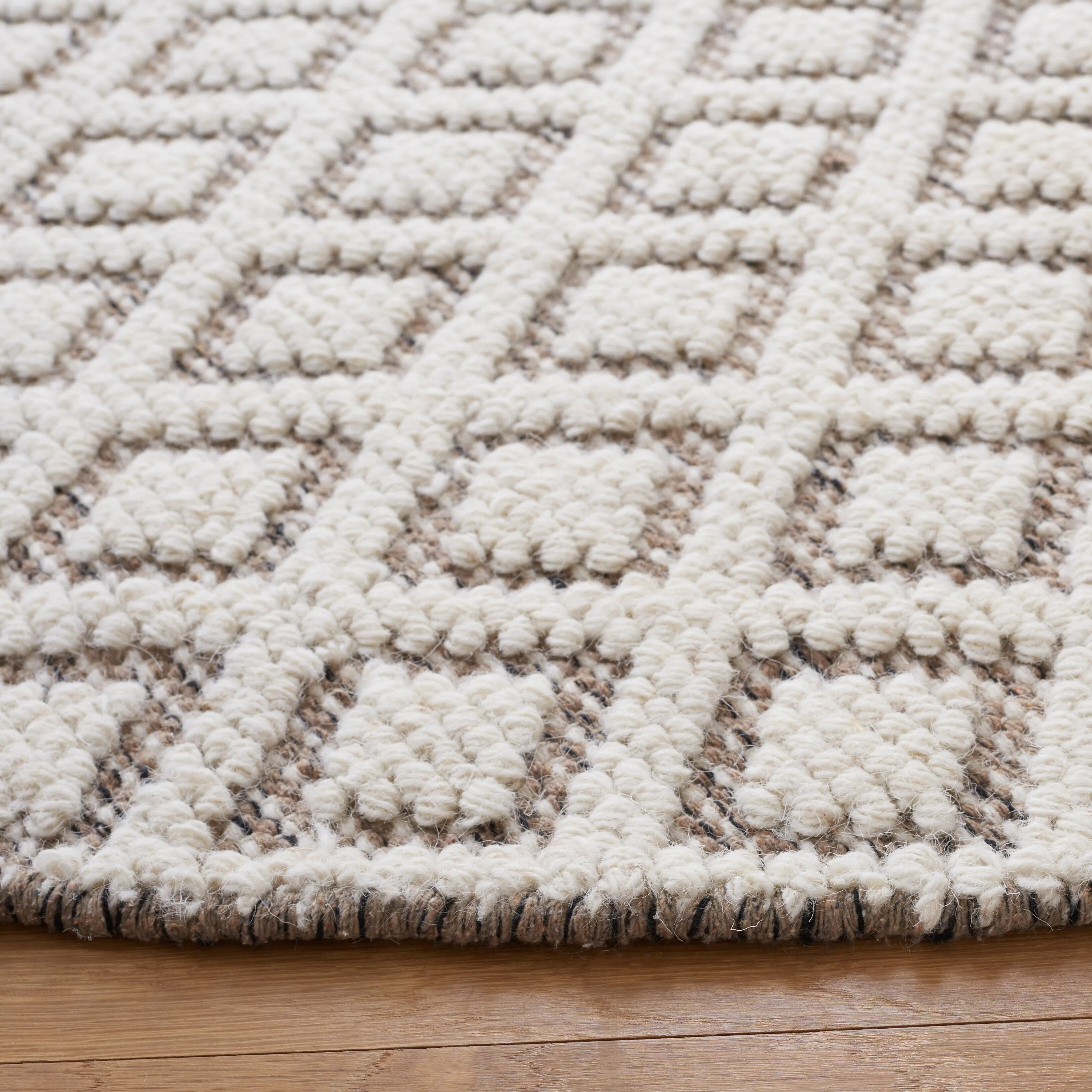 SAFAVIEH Handmade Vermont Latrice Wool Rug