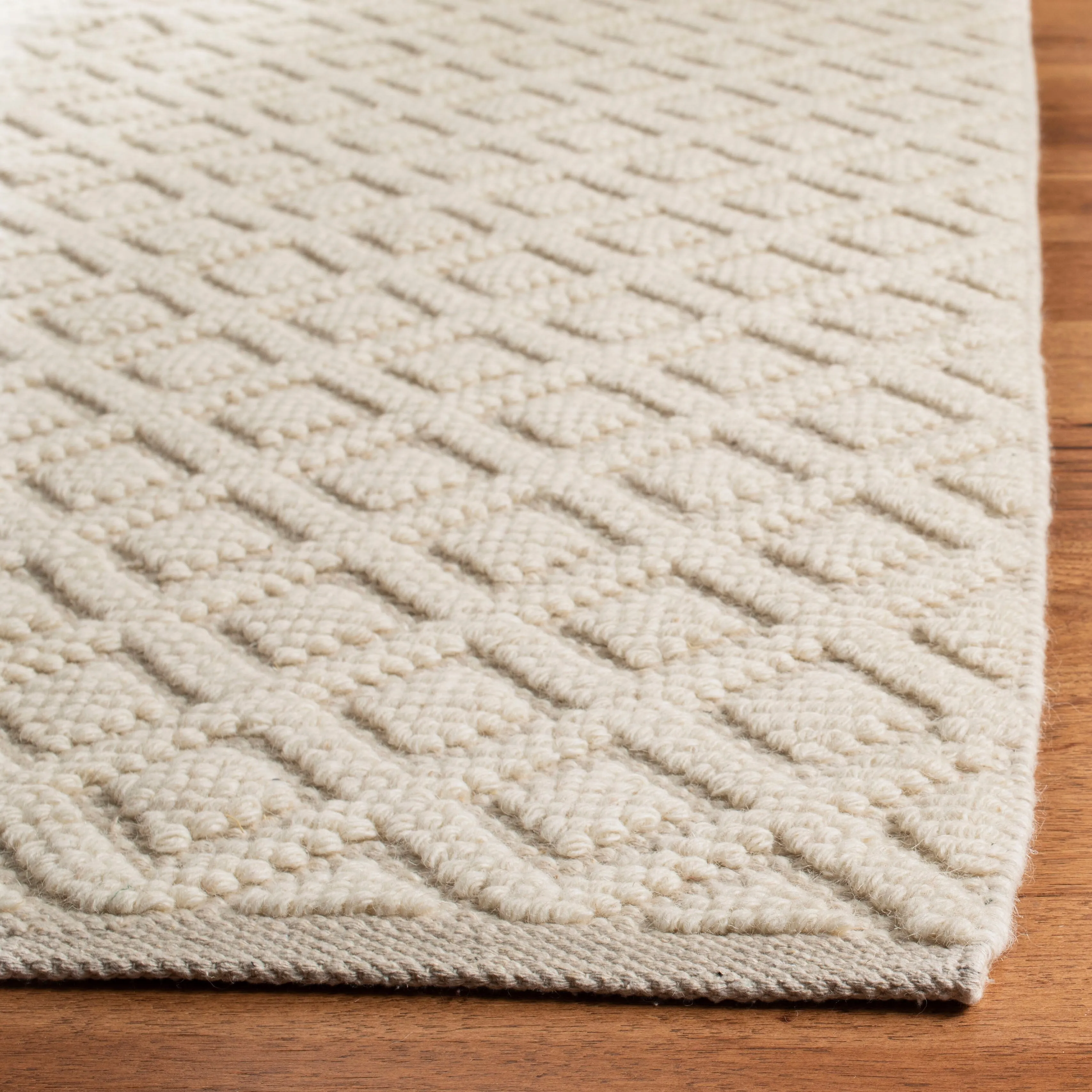 SAFAVIEH Handmade Vermont Latrice Wool Rug