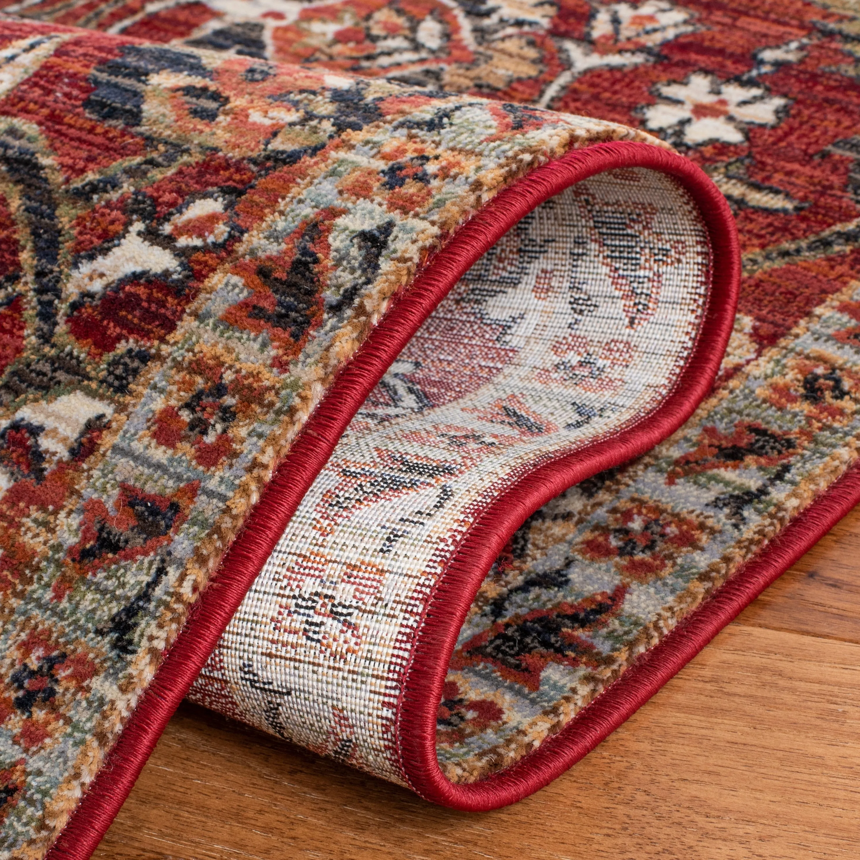 SAFAVIEH Herat Dara Traditional Floral Oriental Rug