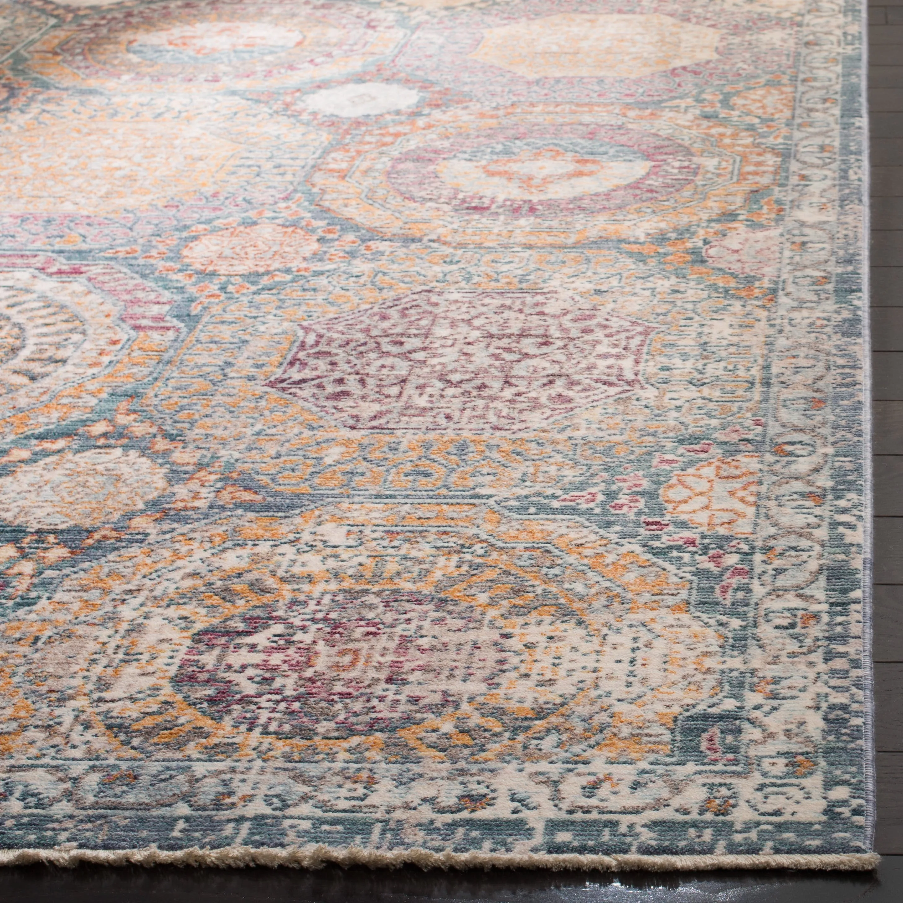 SAFAVIEH Illusion Cindi Vintage Boho Oriental Viscose Rug with