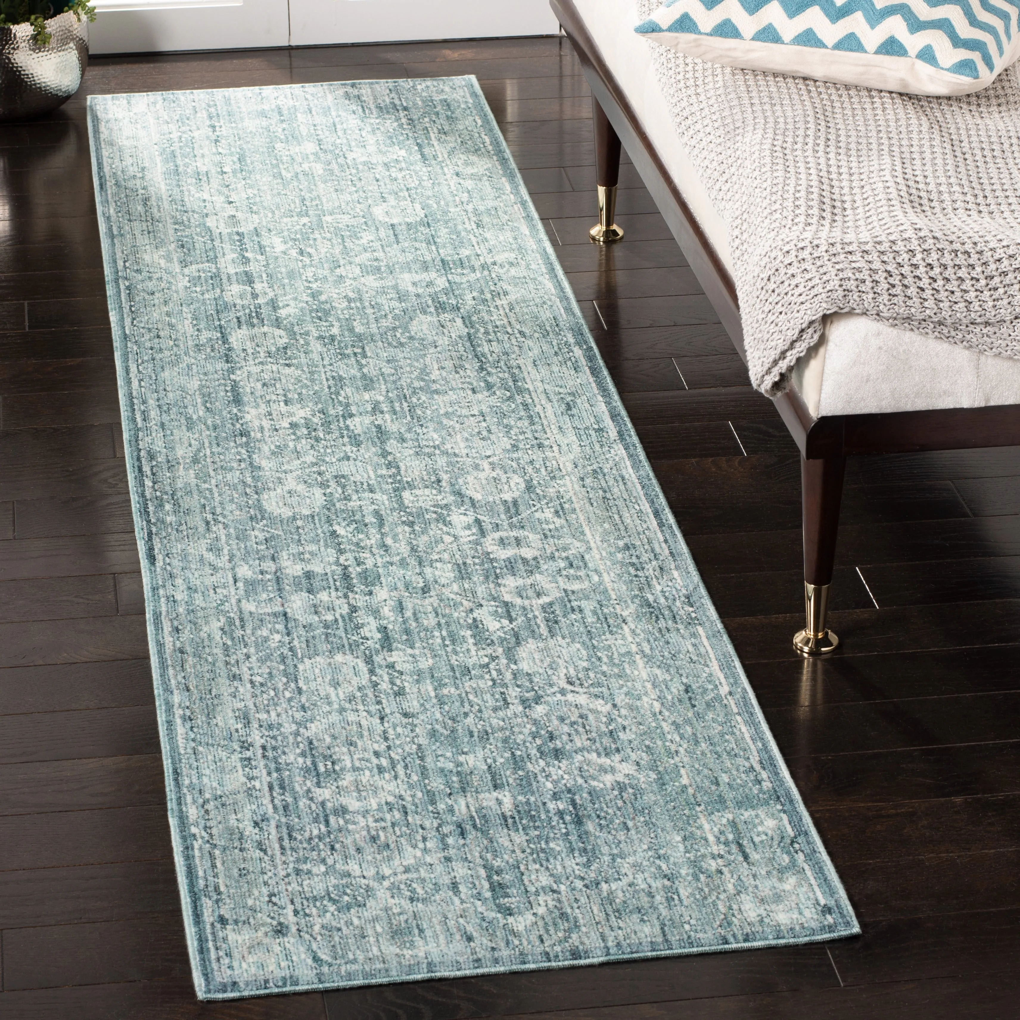 SAFAVIEH Illusion Joni Vintage Boho Oriental Viscose Rug with