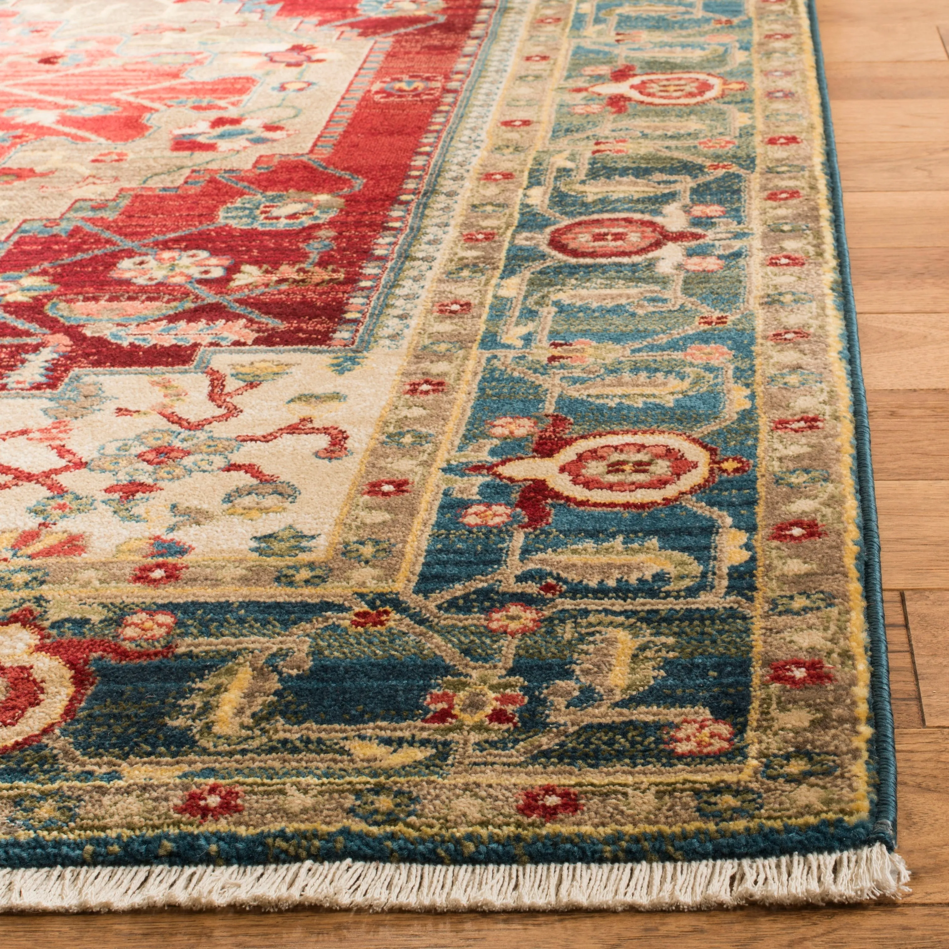 SAFAVIEH Kashan Mickie Oriental Rug with Fringe