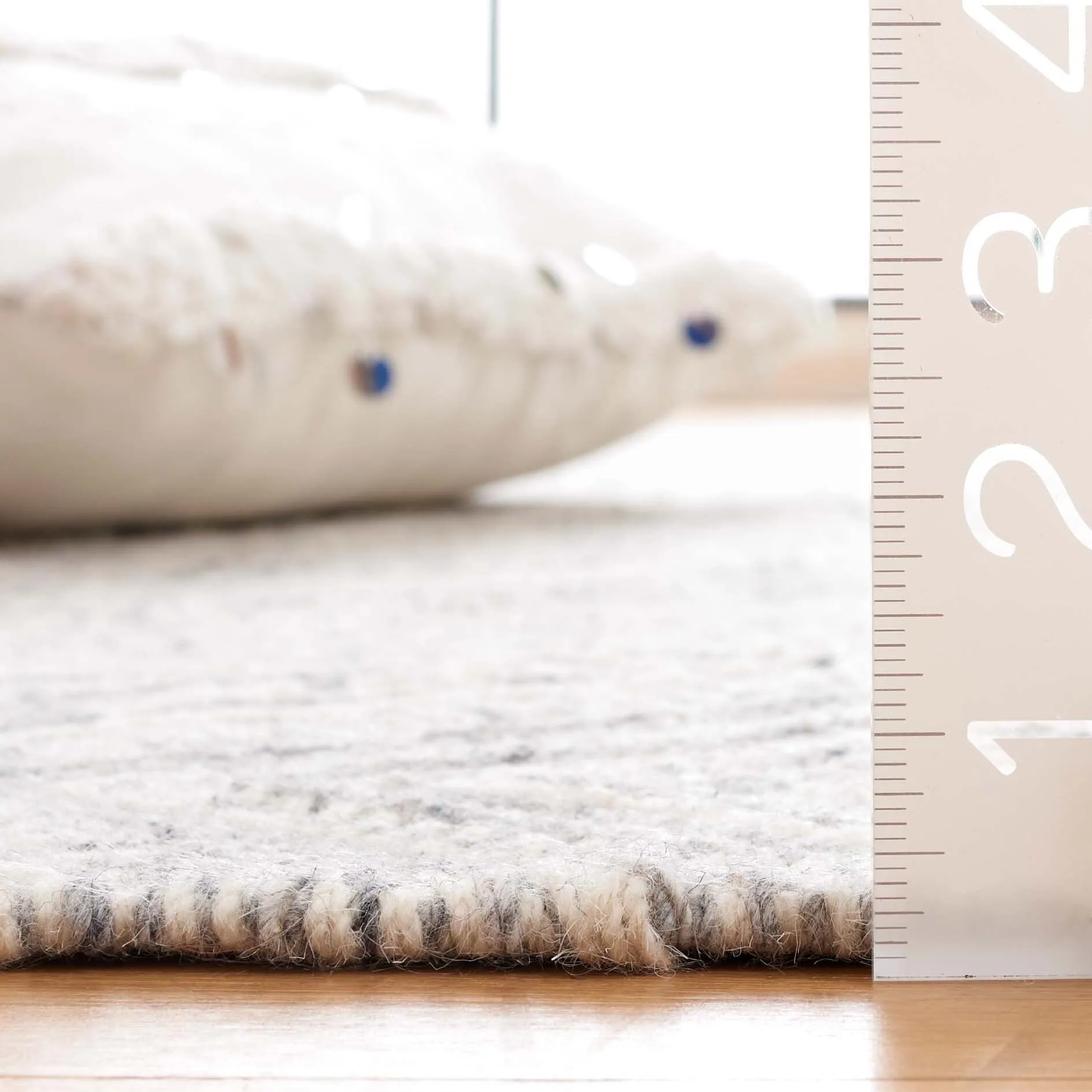 SAFAVIEH Kilim Nevjanka Transitional Wool Rug