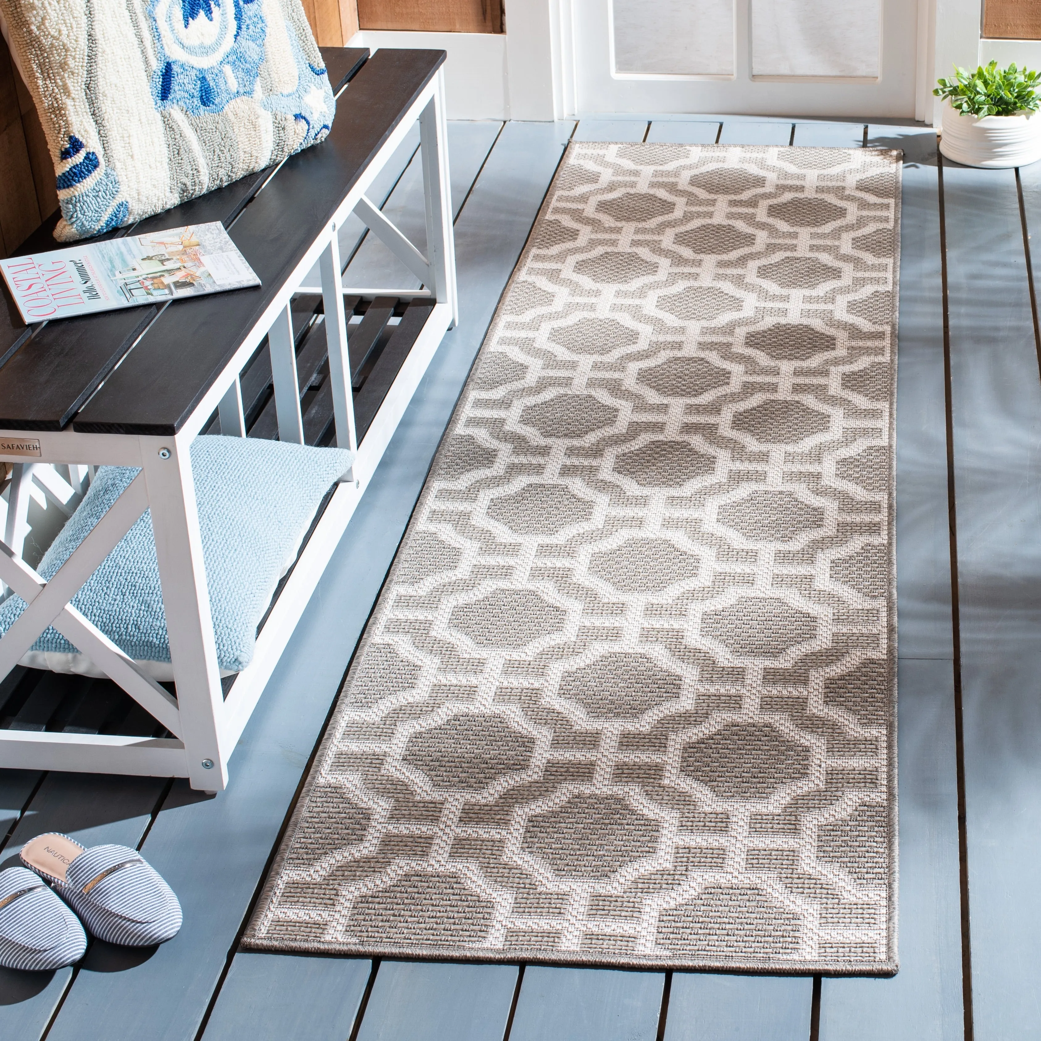 SAFAVIEH Lakeside Denitza Indoor/ Outdoor Waterproof Patio Backyard Rug