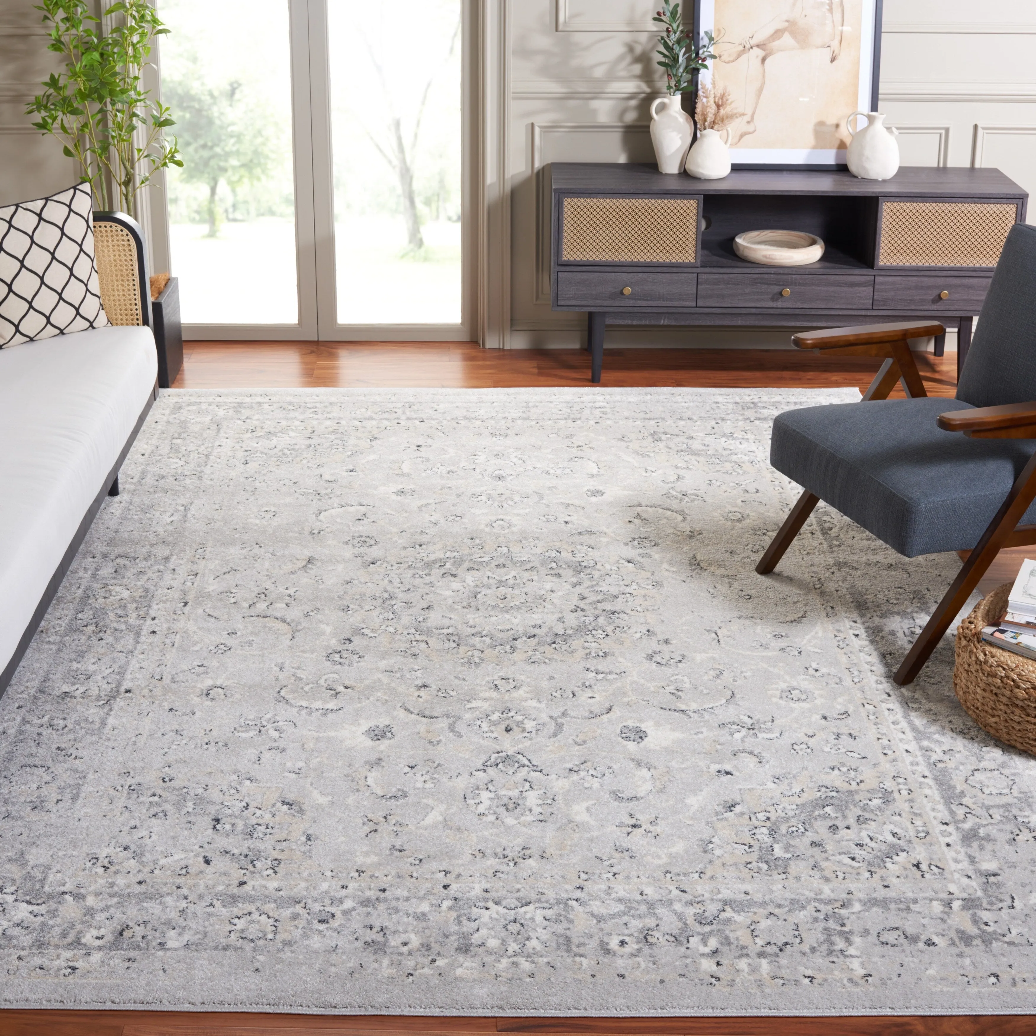 SAFAVIEH Layla Gulen Shabby Chic Farmhouse Rug