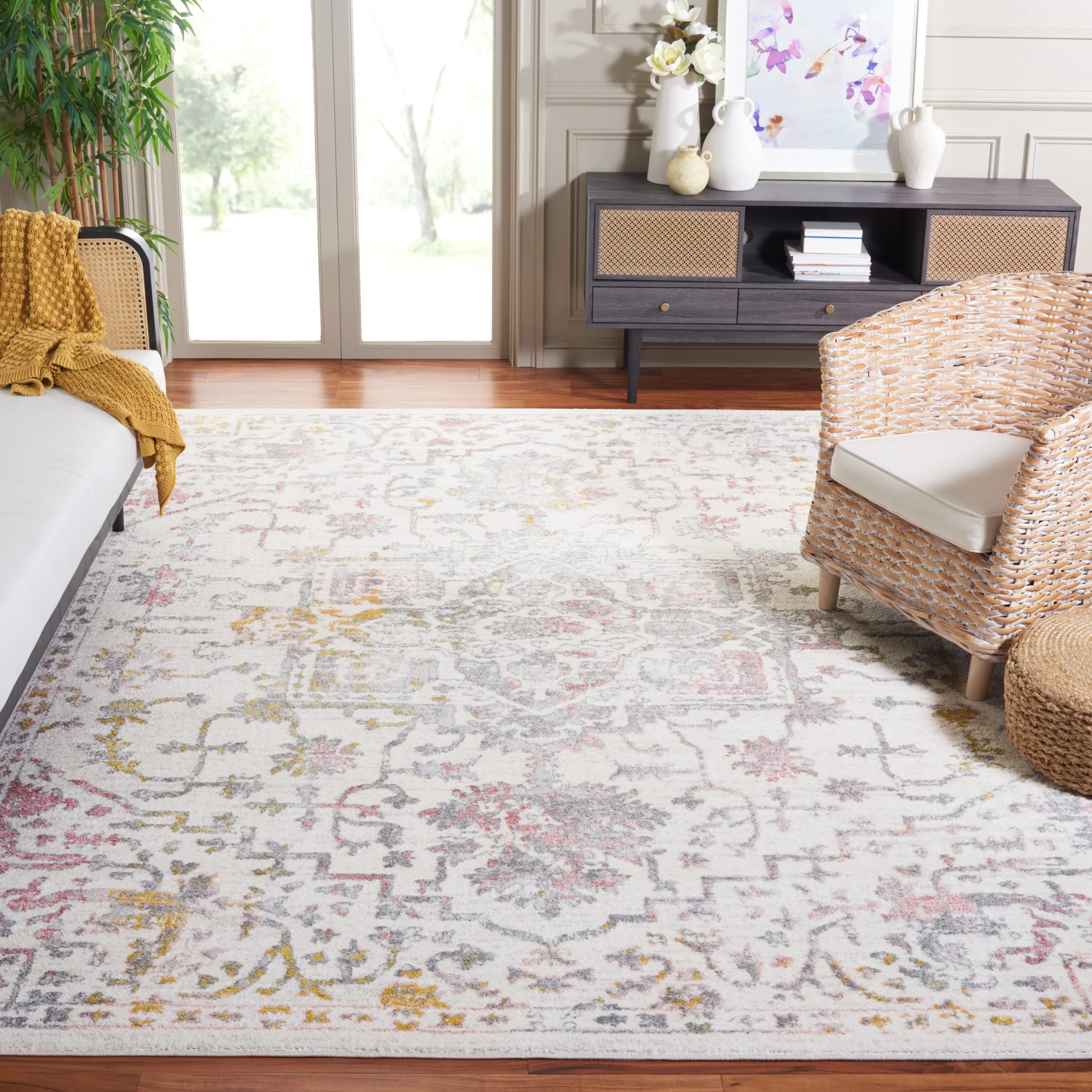 SAFAVIEH Layla Marolyn Shabby Chic Farmhouse Rug