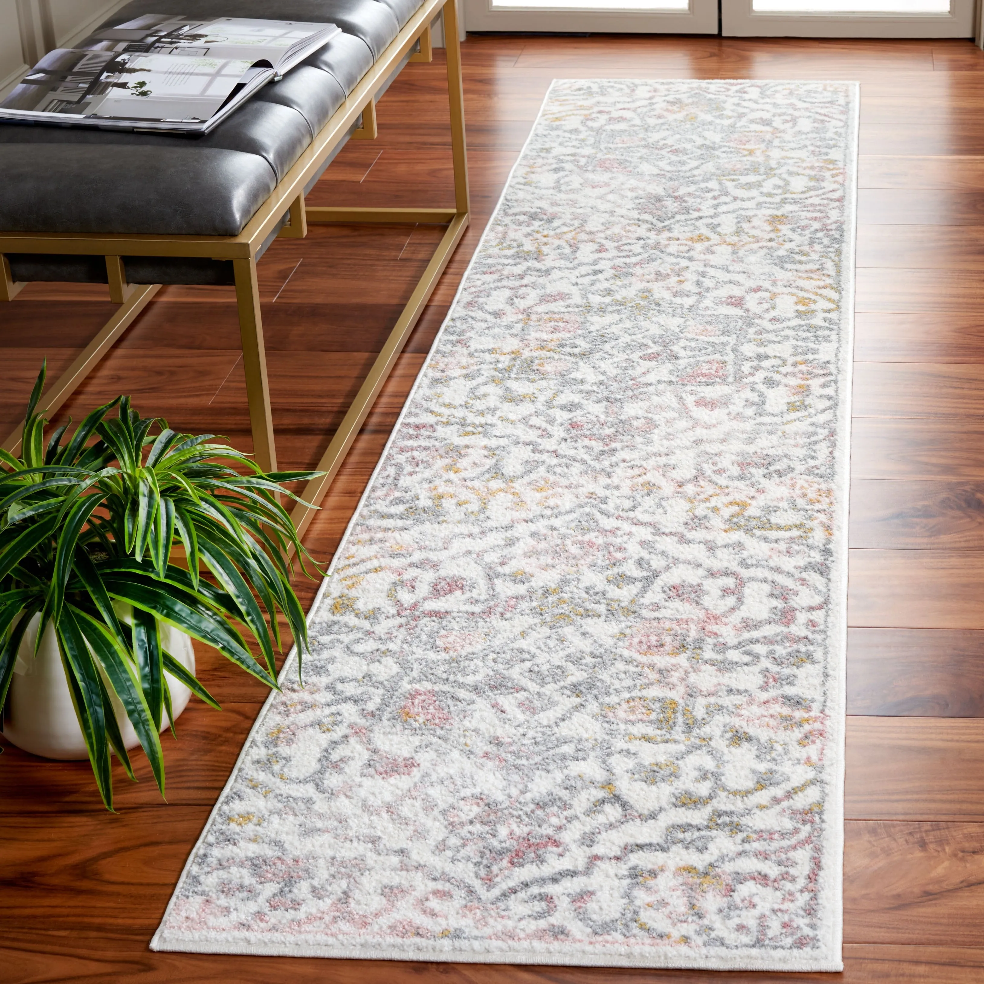 SAFAVIEH Layla Marolyn Shabby Chic Farmhouse Rug