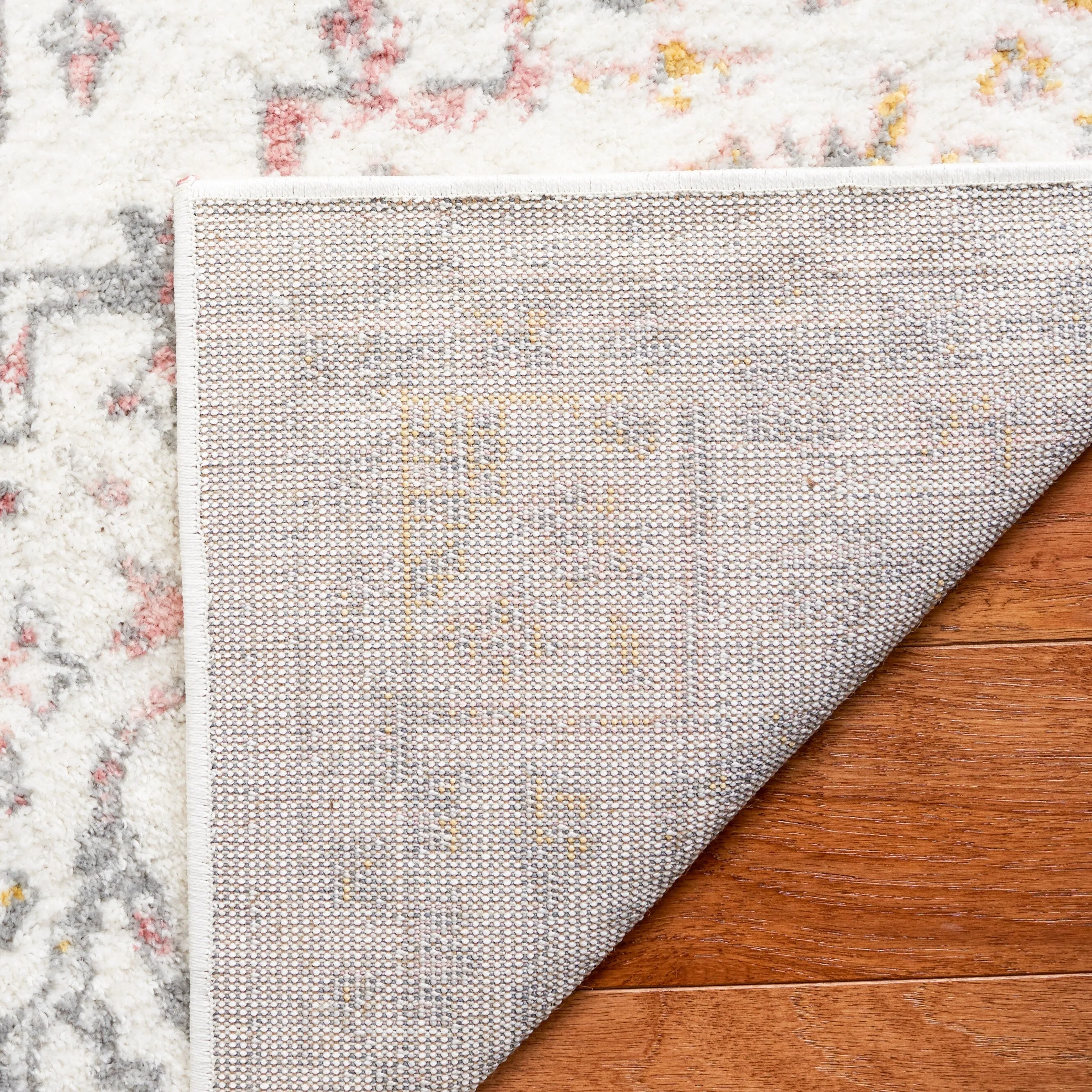 SAFAVIEH Layla Marolyn Shabby Chic Farmhouse Rug