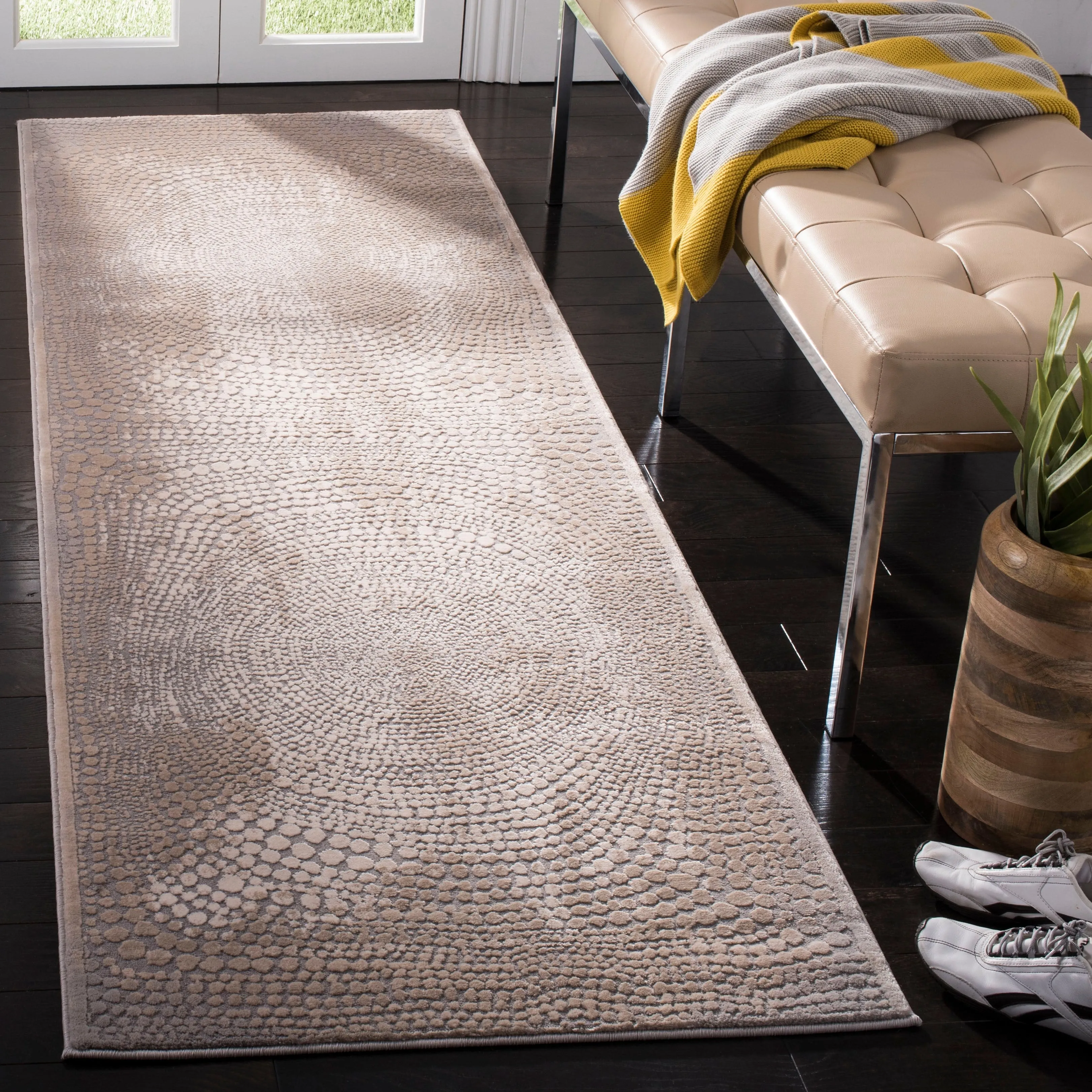 SAFAVIEH. Meadow Audry Modern Abstract Rug