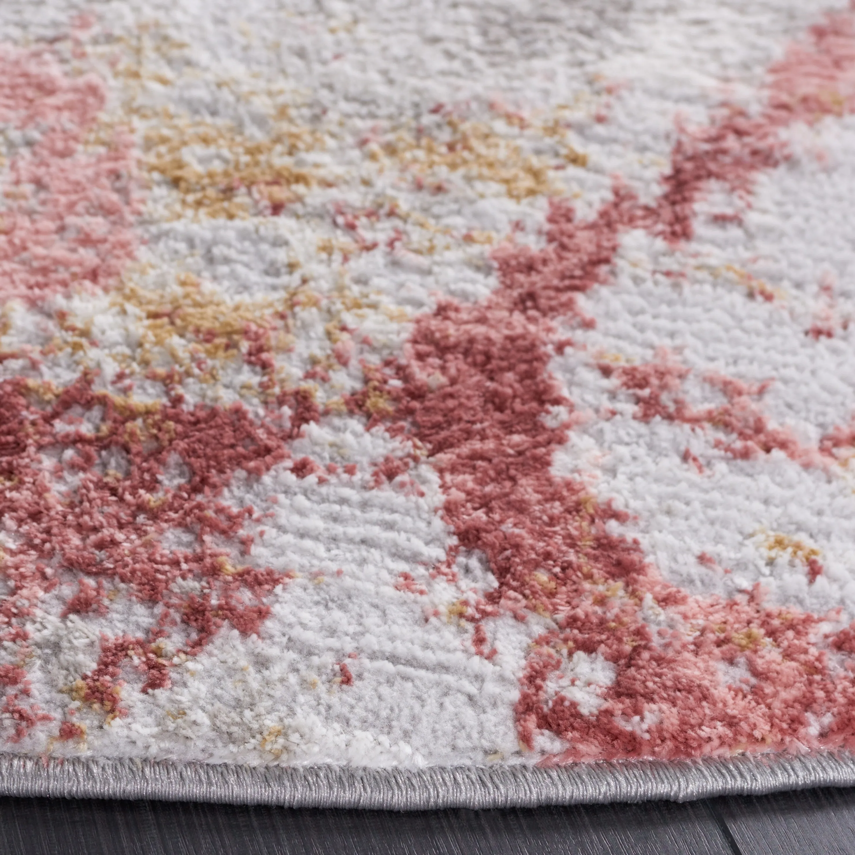 SAFAVIEH Meadow Radoica Modern Distressed Rug