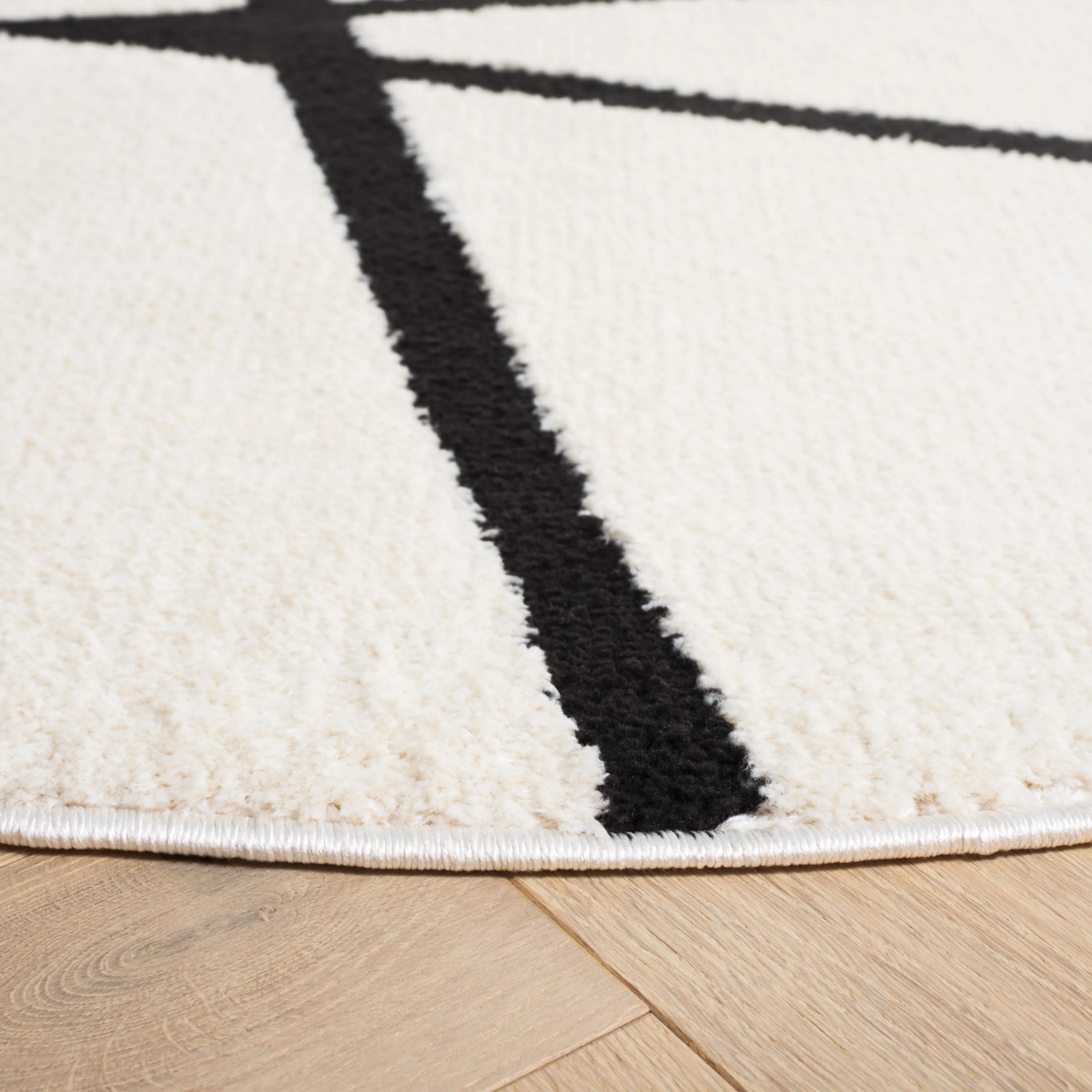 SAFAVIEH Melody Refika Modern Rug