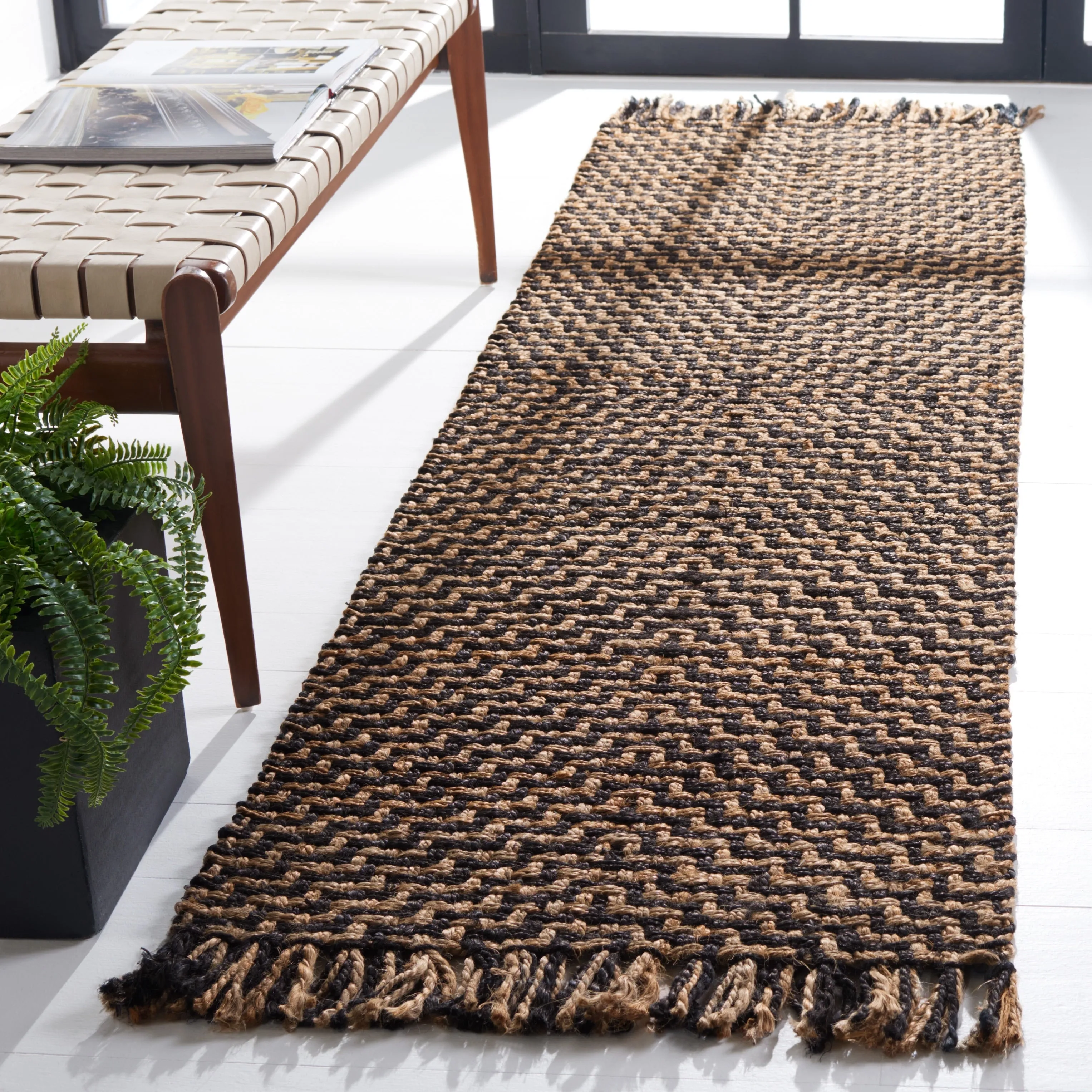 SAFAVIEH Natural Fiber Clotilda Casual Jute Rug