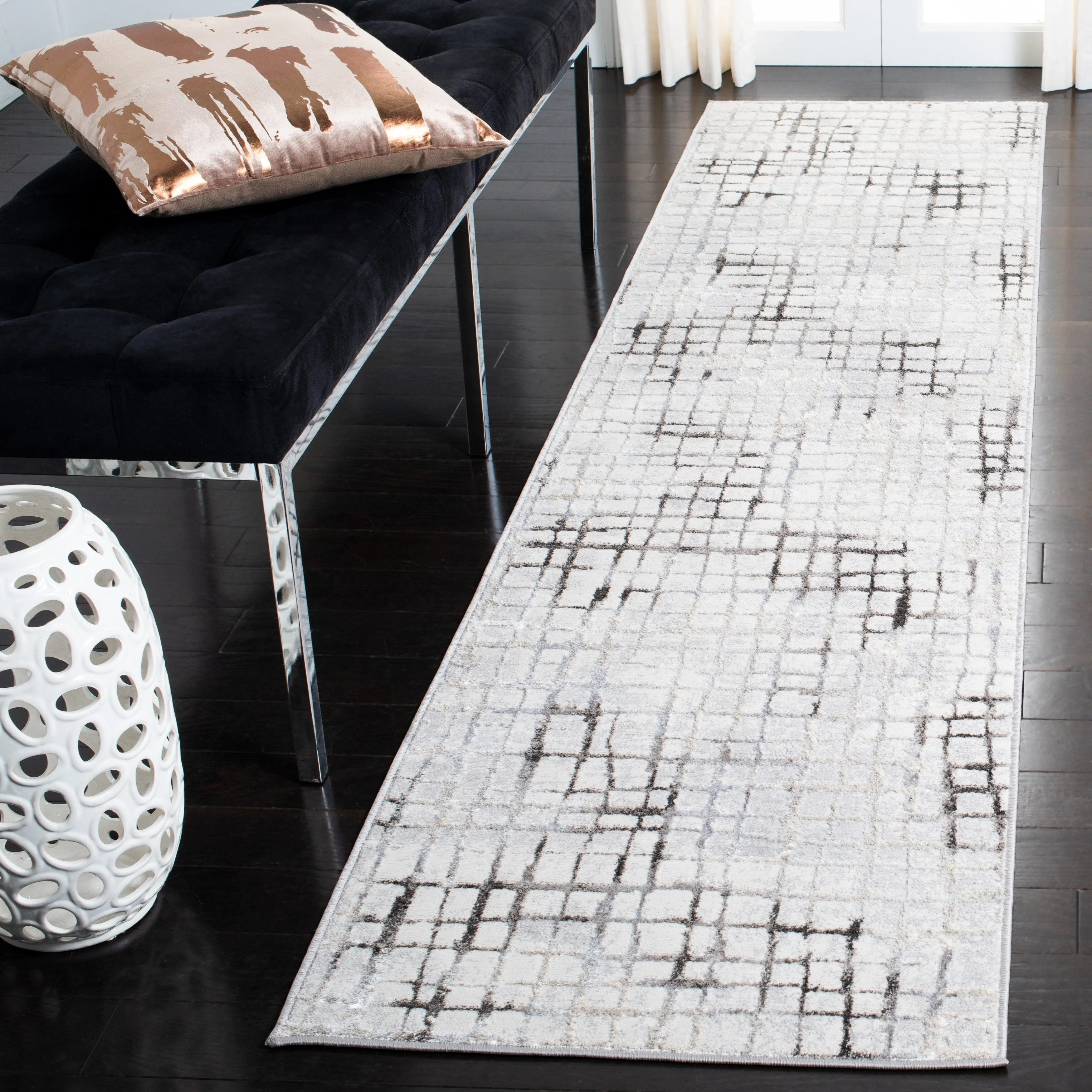 SAFAVIEH Orchard Margrett Modern Abstract Rug