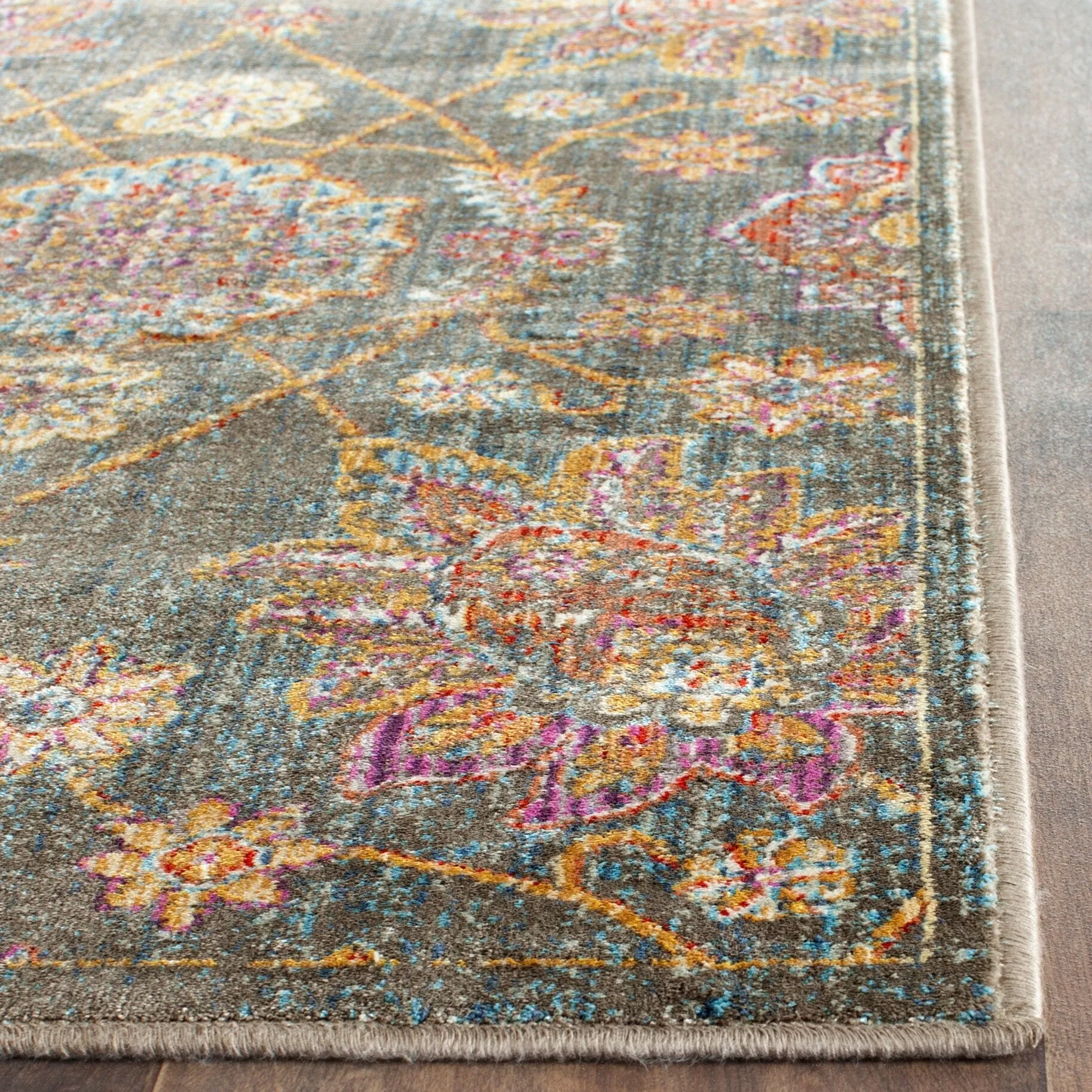 SAFAVIEH Sevilla Arda Traditional Oriental Viscose Rug