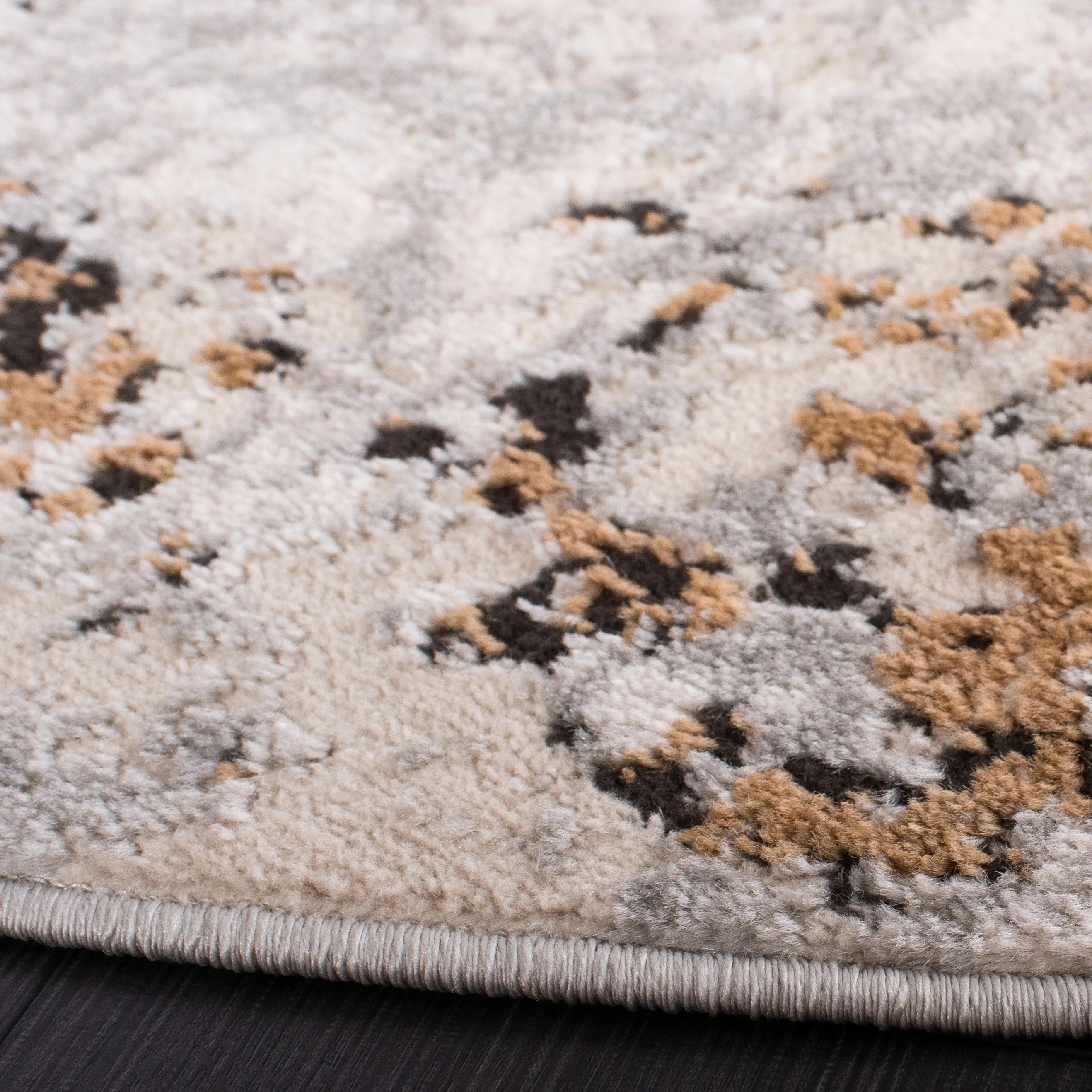 SAFAVIEH Shivan Petruna Modern Abstract Rug