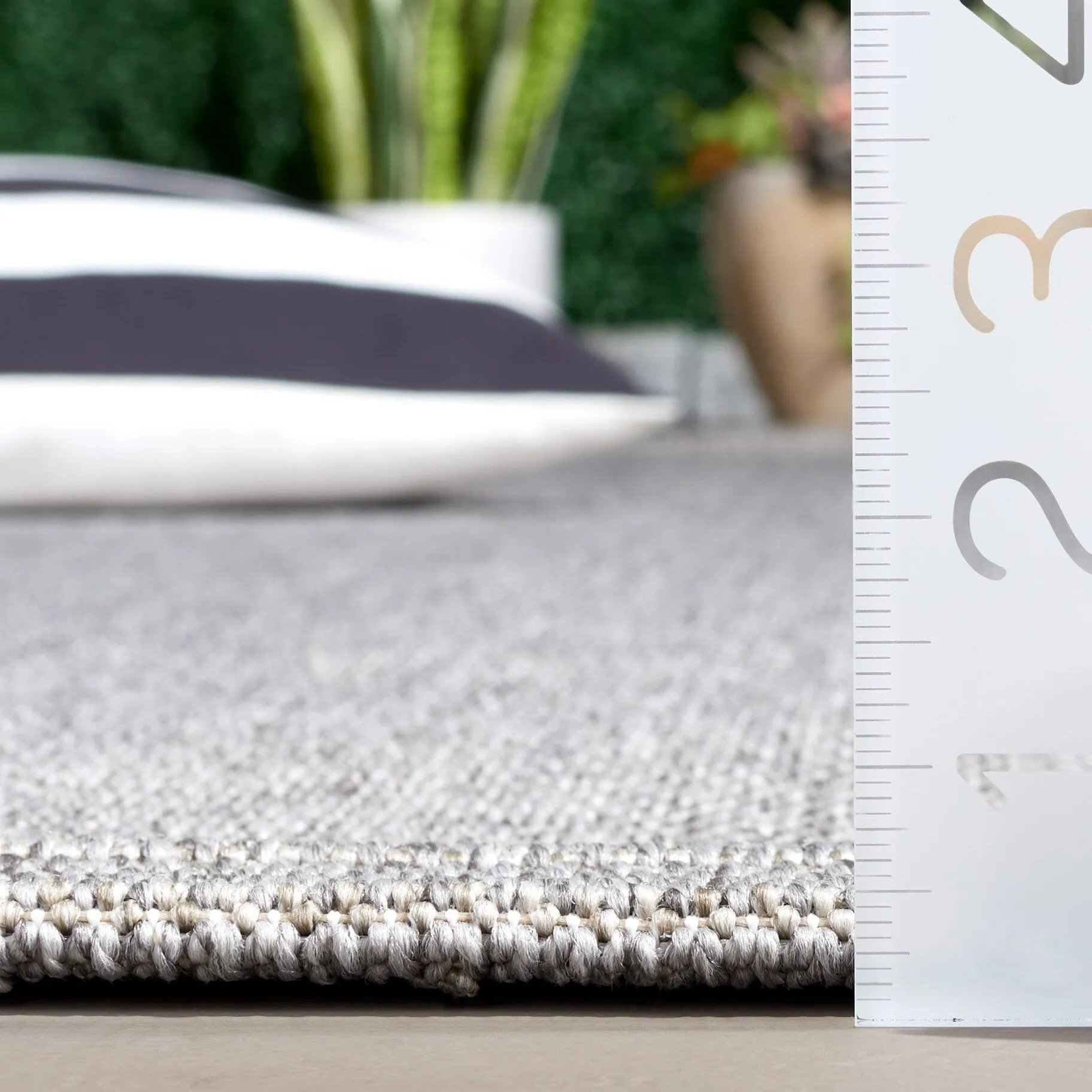 SAFAVIEH Sisal All-Weather Ajrie Indoor/Outdoor Waterproof Patio Backyard Rug