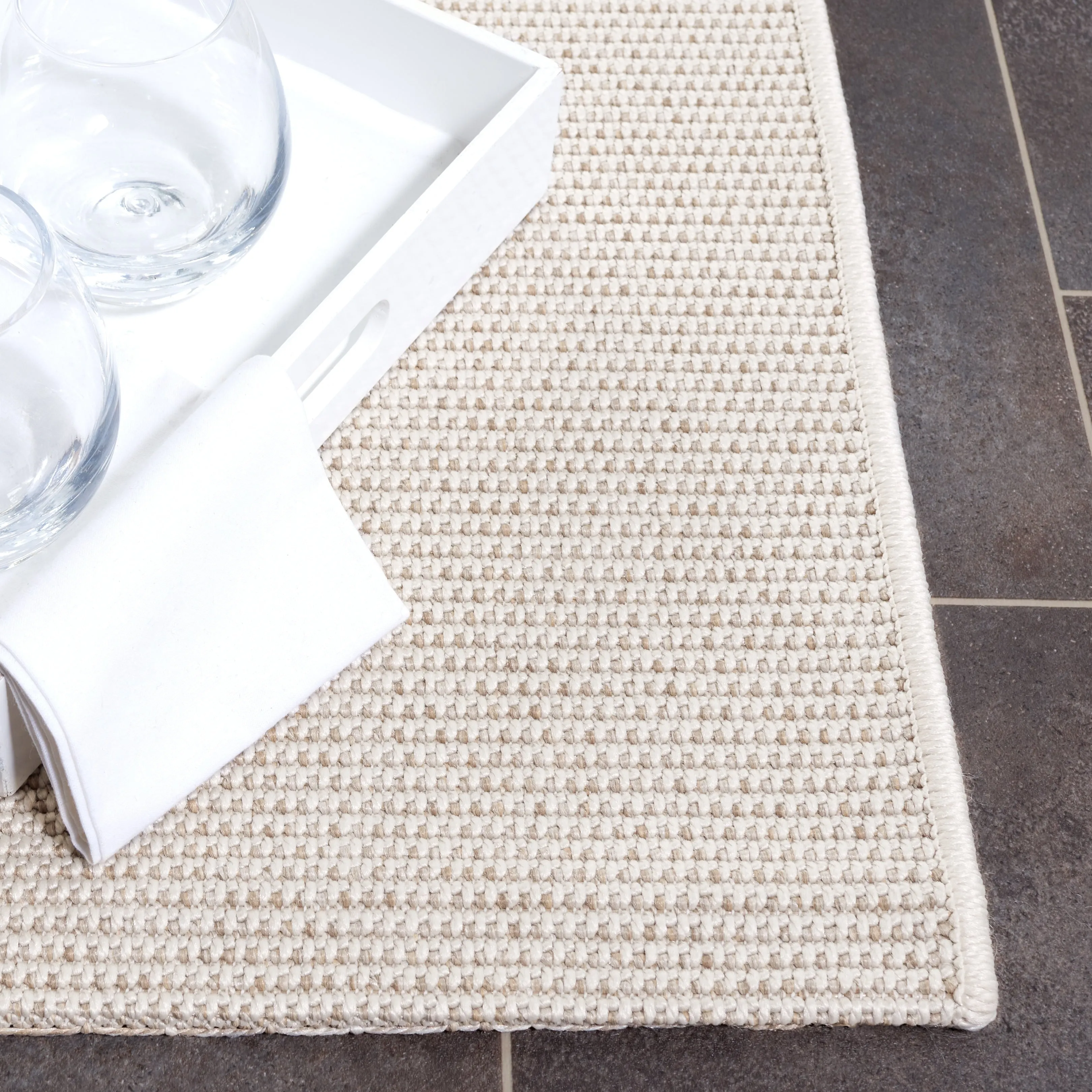 SAFAVIEH Sisal All-Weather Ajrie Indoor/Outdoor Waterproof Patio Backyard Rug