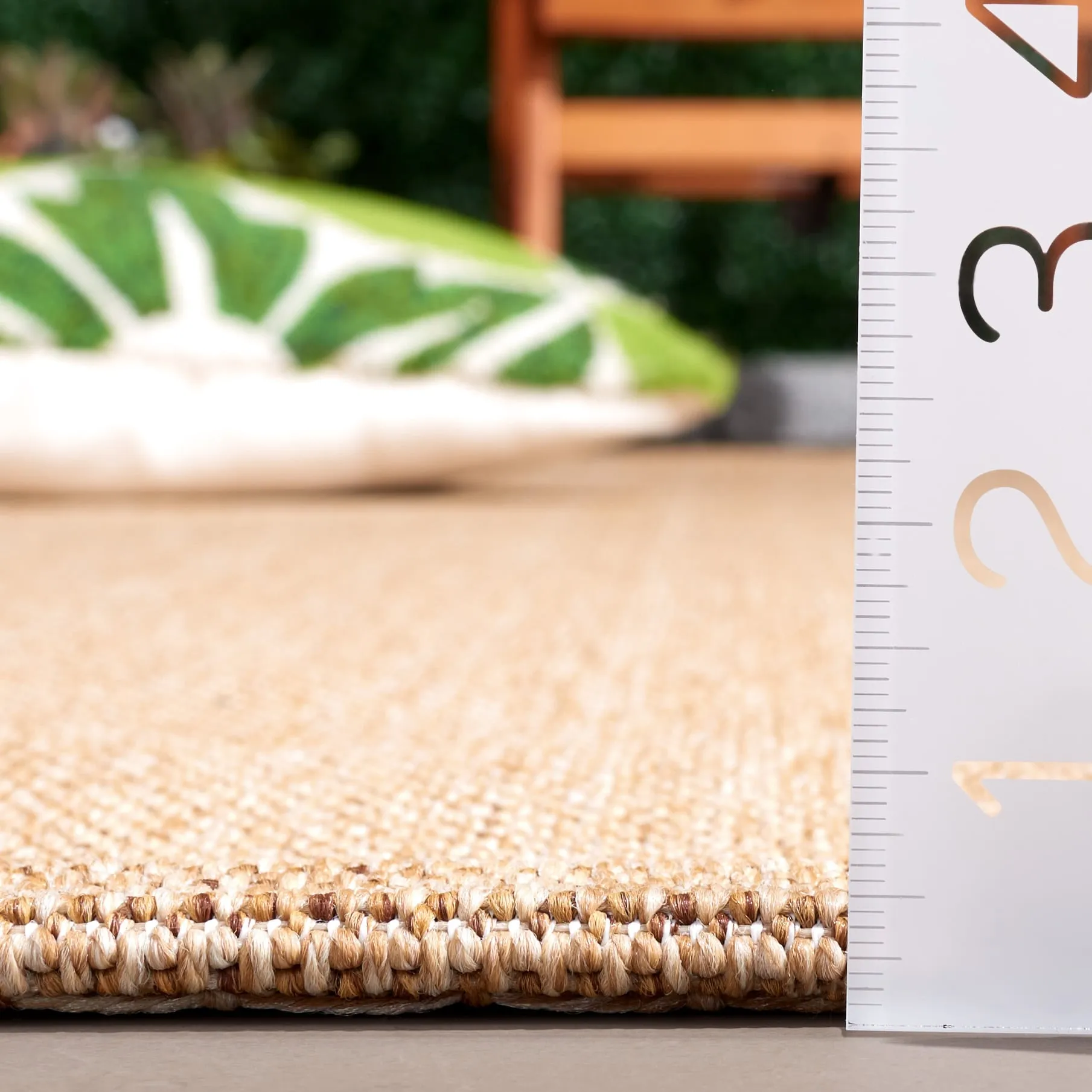 SAFAVIEH Sisal All-Weather Ajrie Indoor/Outdoor Waterproof Patio Backyard Rug
