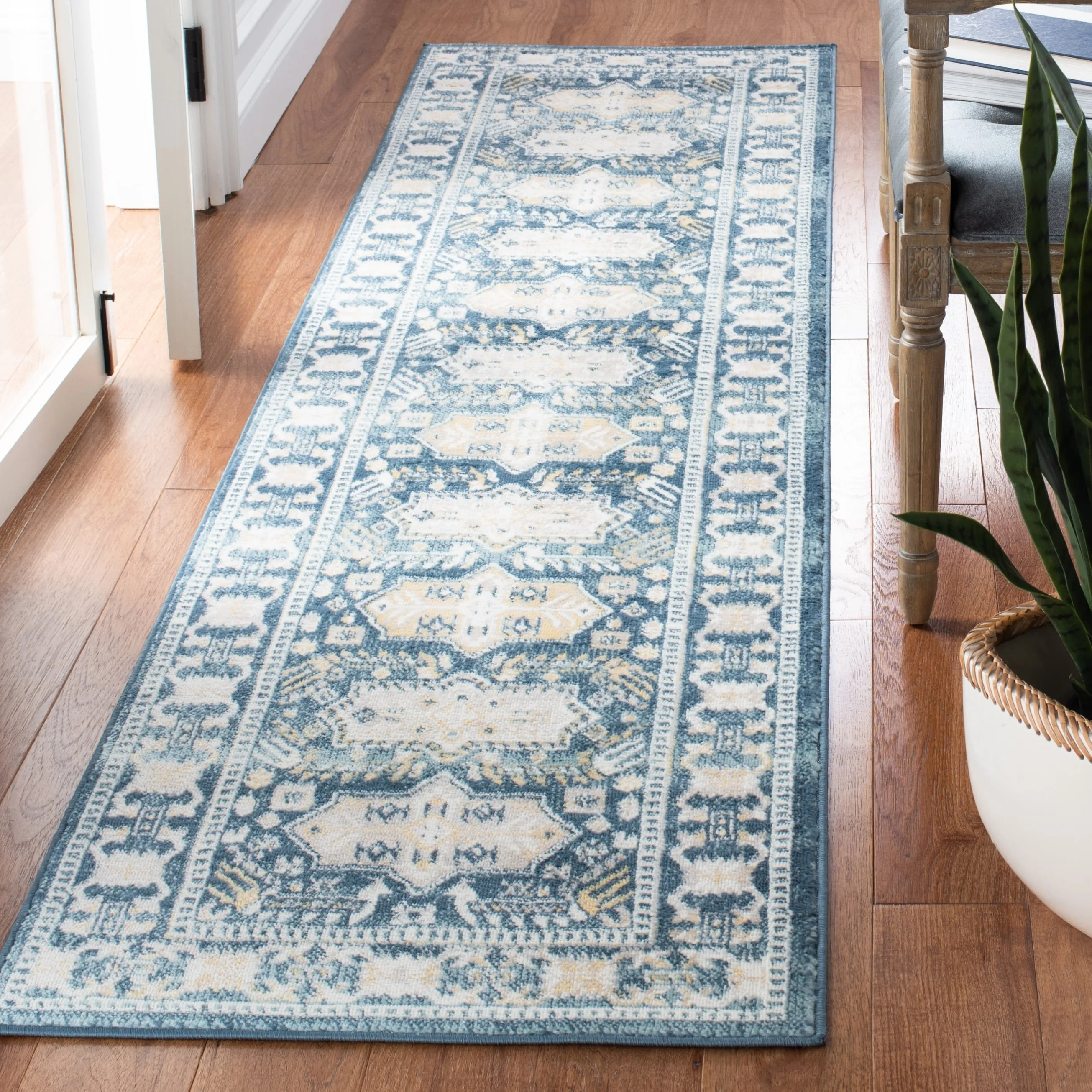 SAFAVIEH Skyler Ansa Boho Distressed Rug